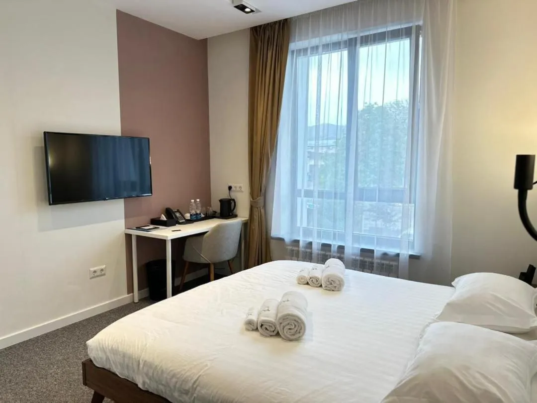 Shower, Bed in Hotel 78 Cafe