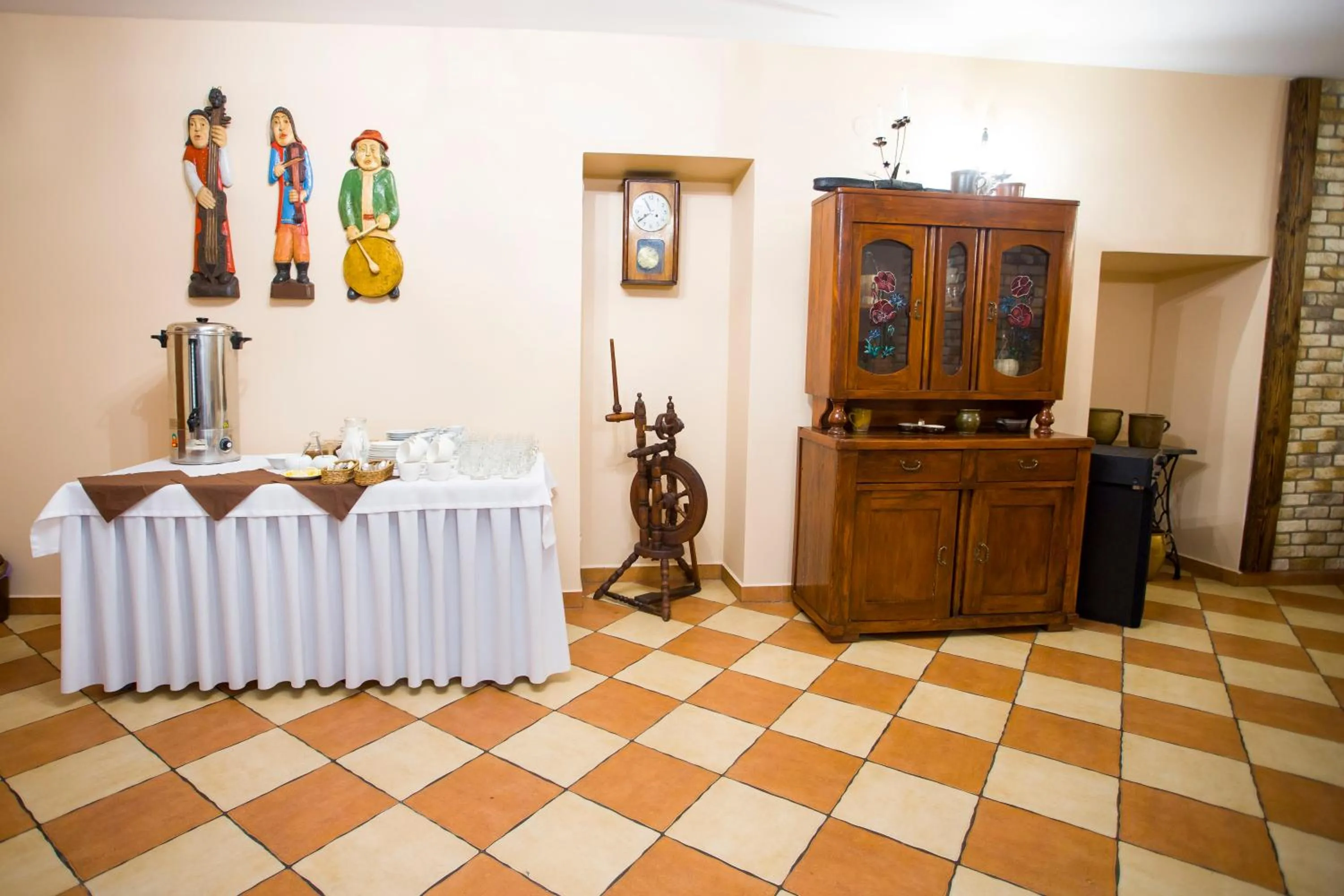 Restaurant/places to eat in Karczma Chęciny
