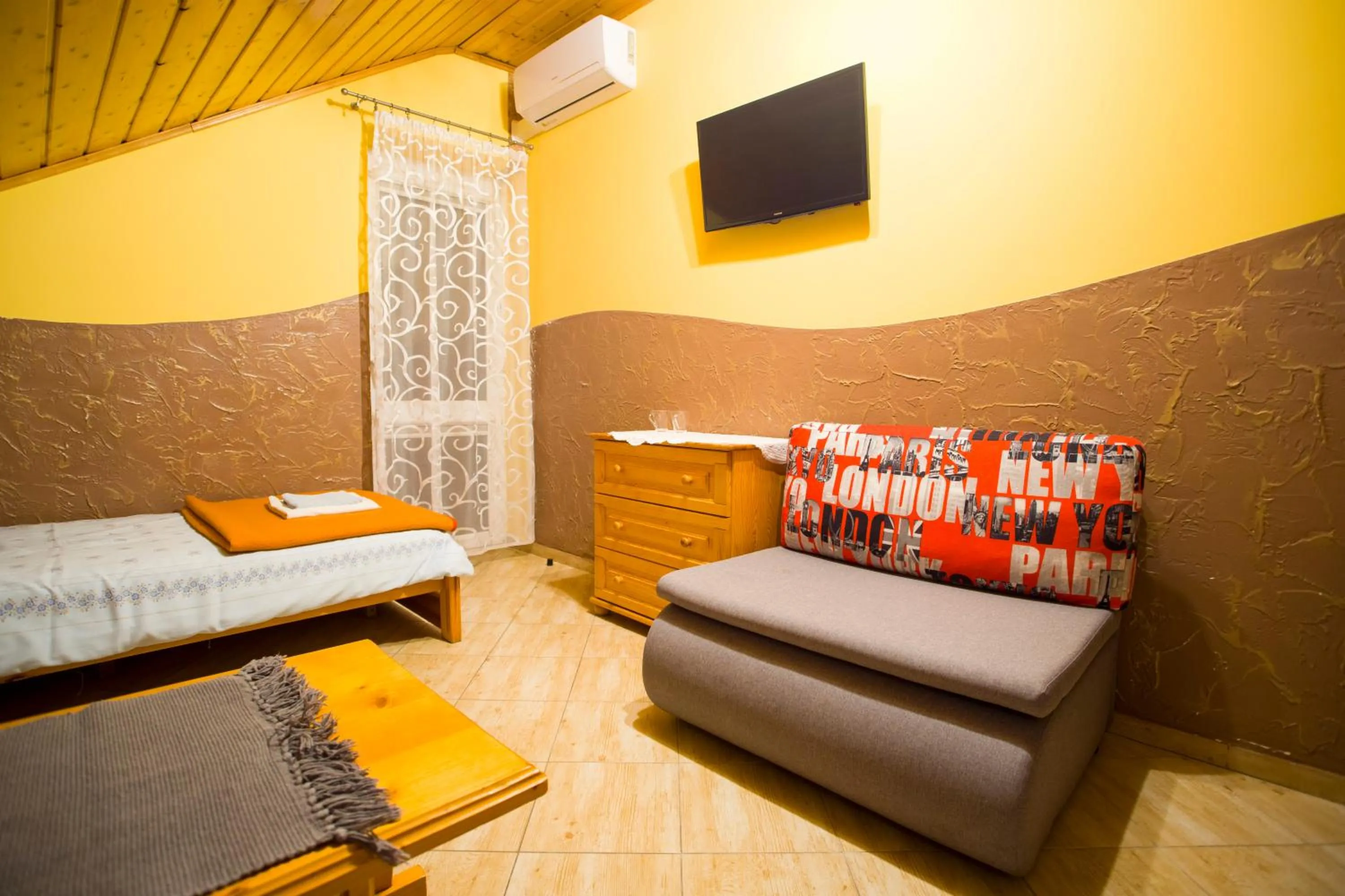Bed in Karczma Chęciny