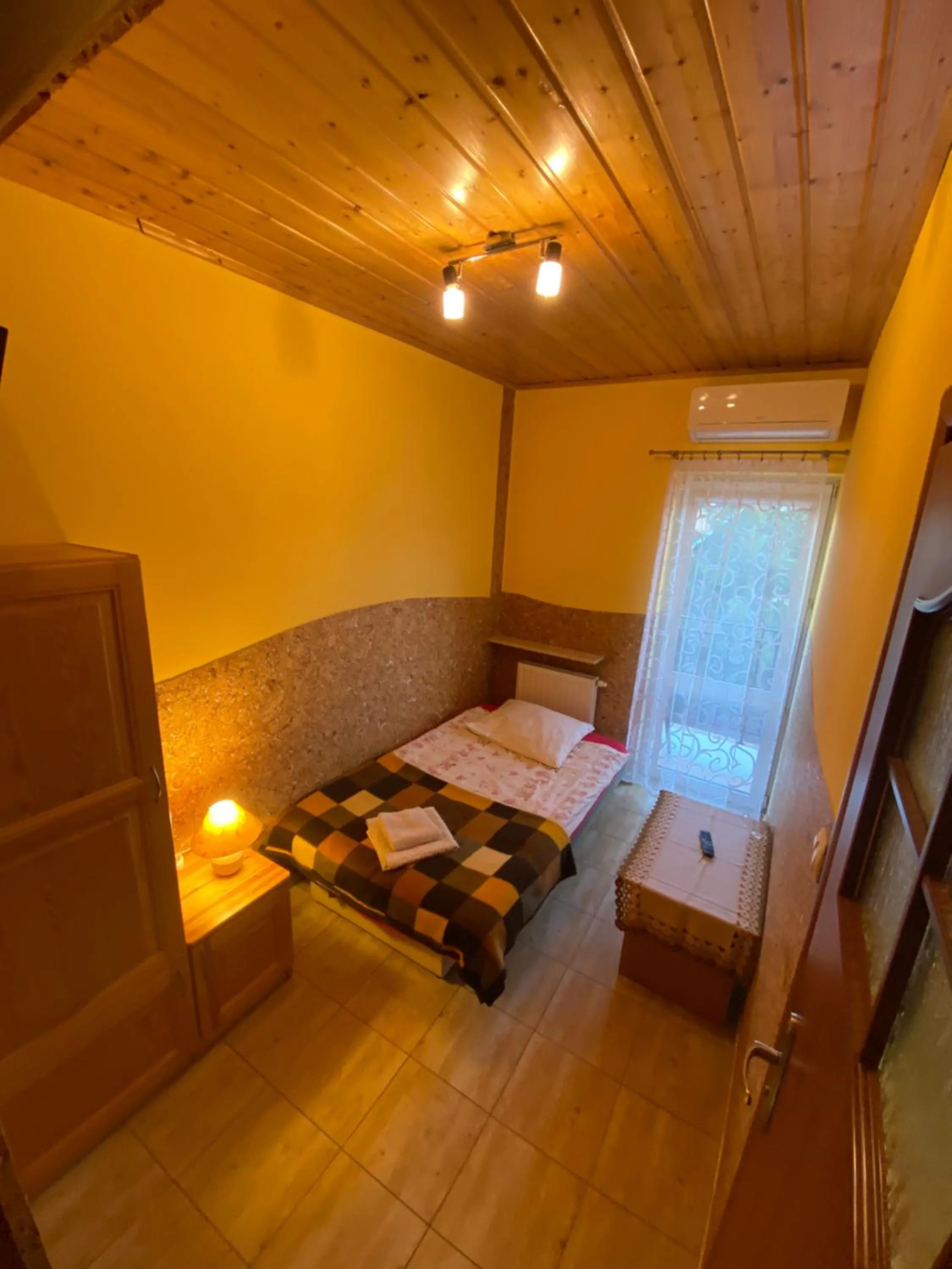 Bed in Karczma Chęciny
