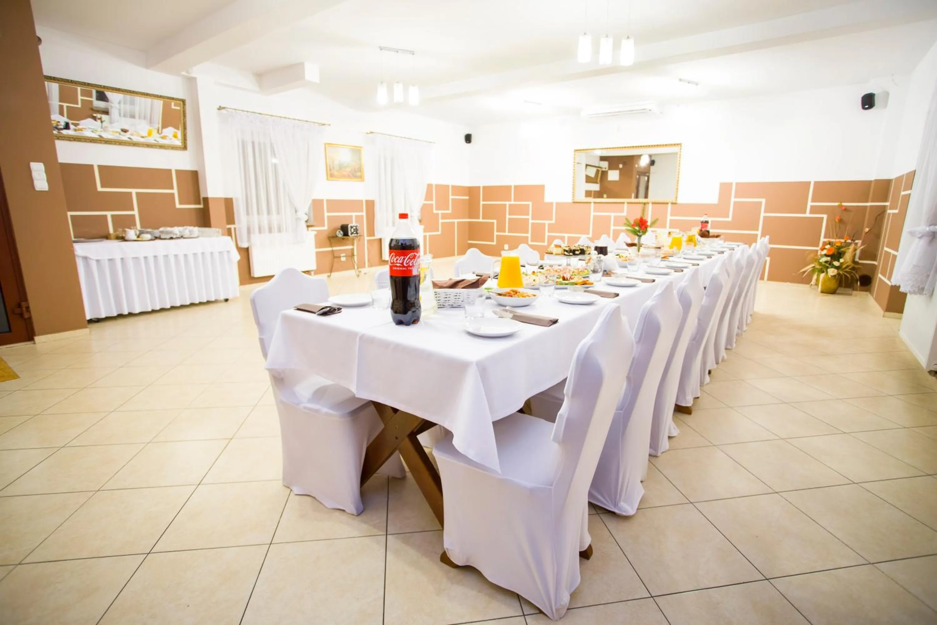 Restaurant/places to eat in Karczma Chęciny