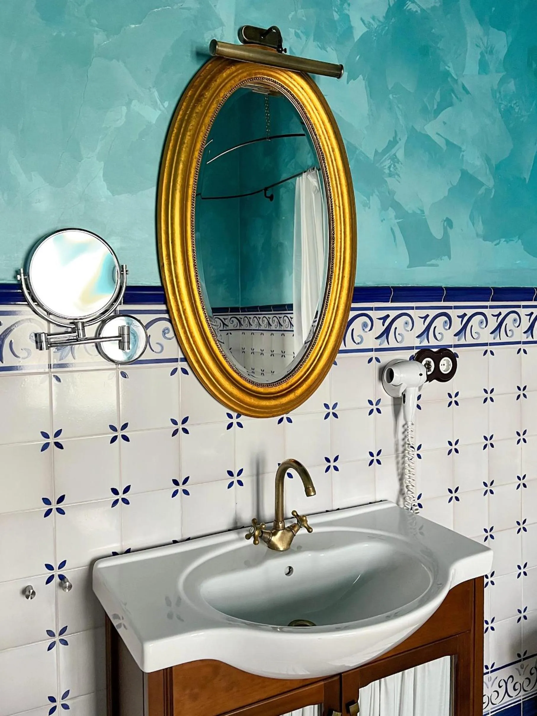 Bathroom in Hostal Servilia