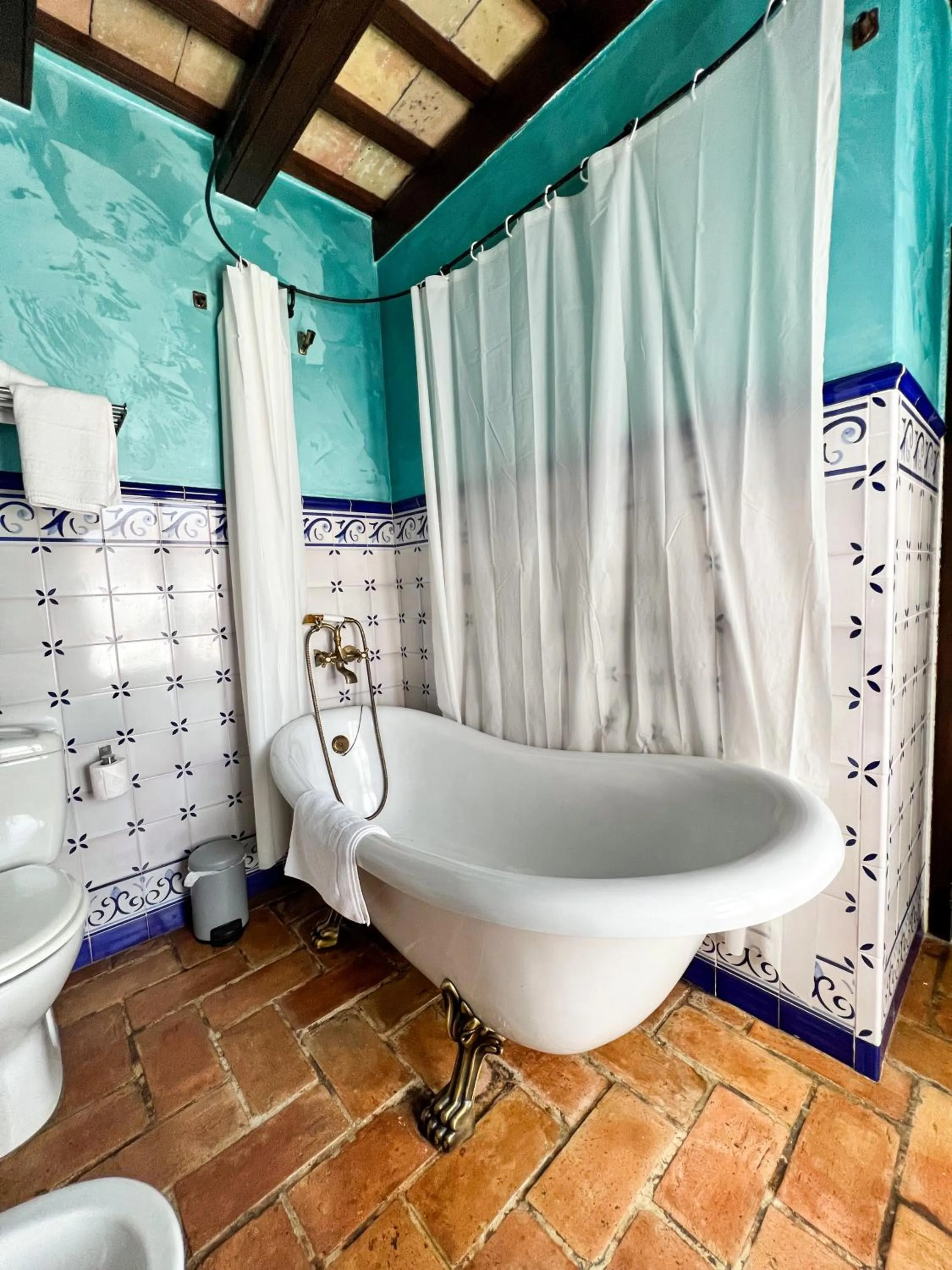 Shower in Hostal Servilia