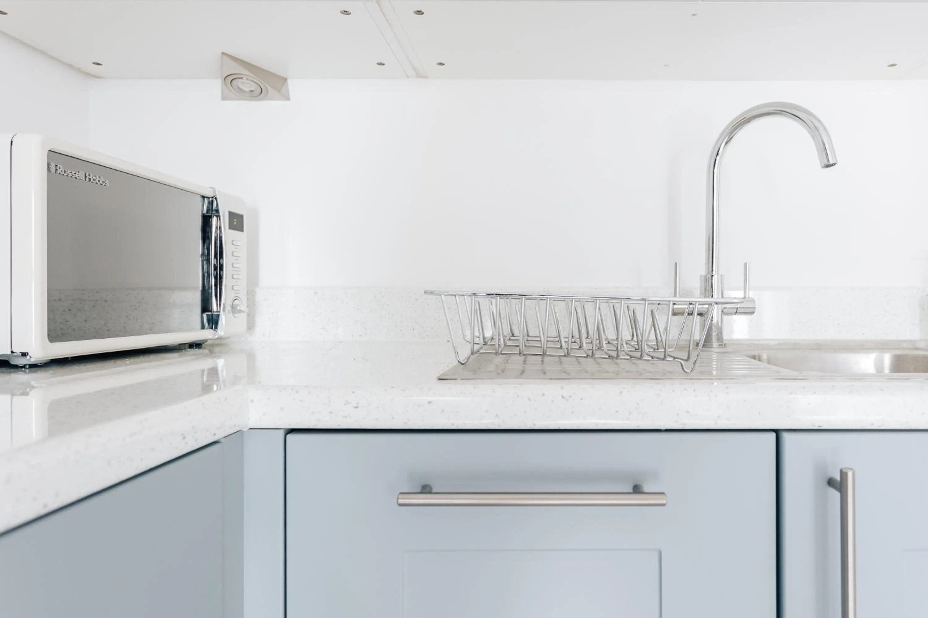 Contemporary Two Bedroom Duplex - Secluded Residence with Parking in a Prime Central Location