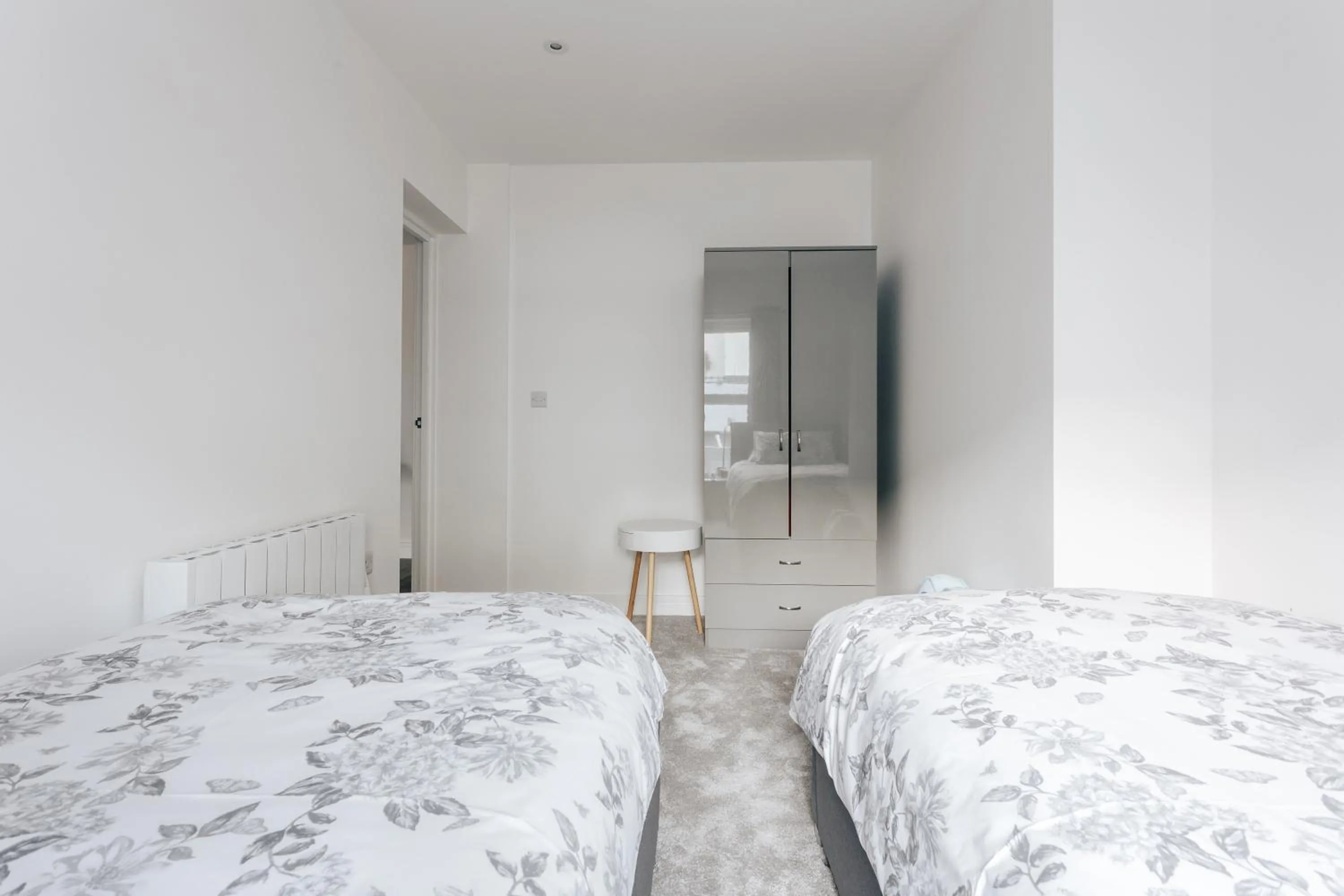 Contemporary Two Bedroom Duplex - Secluded Residence with Parking in a Prime Central Location