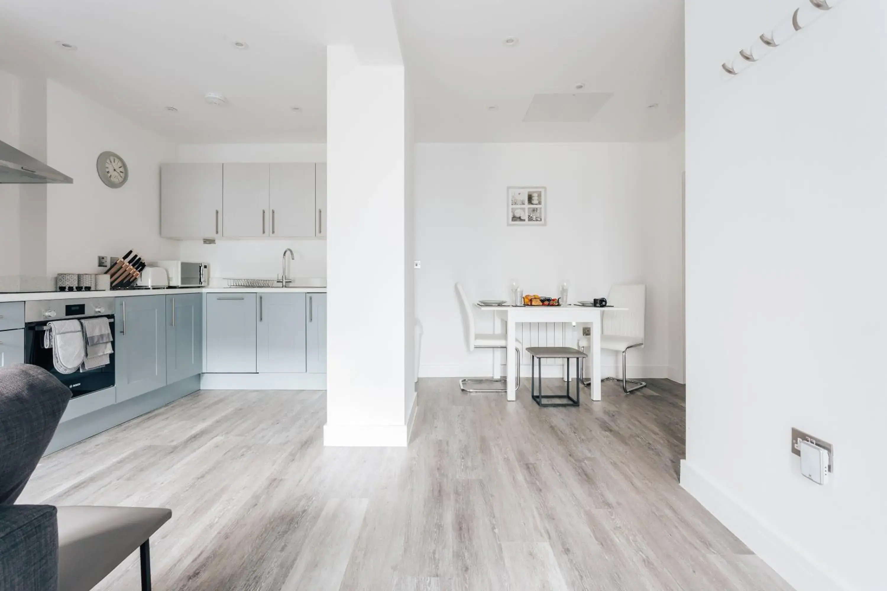 Contemporary Two Bedroom Duplex - Secluded Residence with Parking in a Prime Central Location Contemporary Two Bedroom Duplex - Secluded Residence with Parking in a Prime Central Location