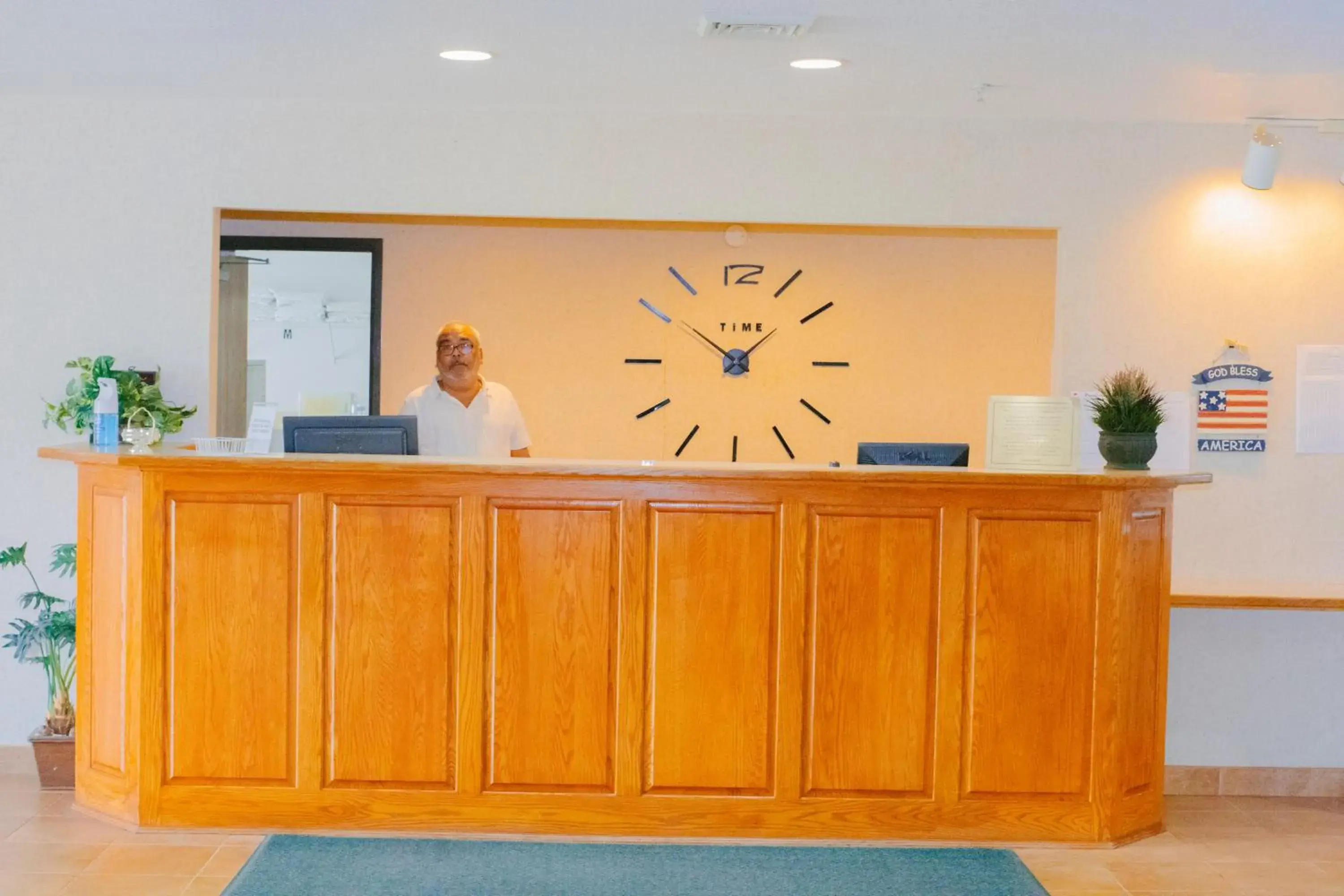 Lobby or reception in Colfax Inn By Marifah Lobby or reception in Colfax Inn By Marifah