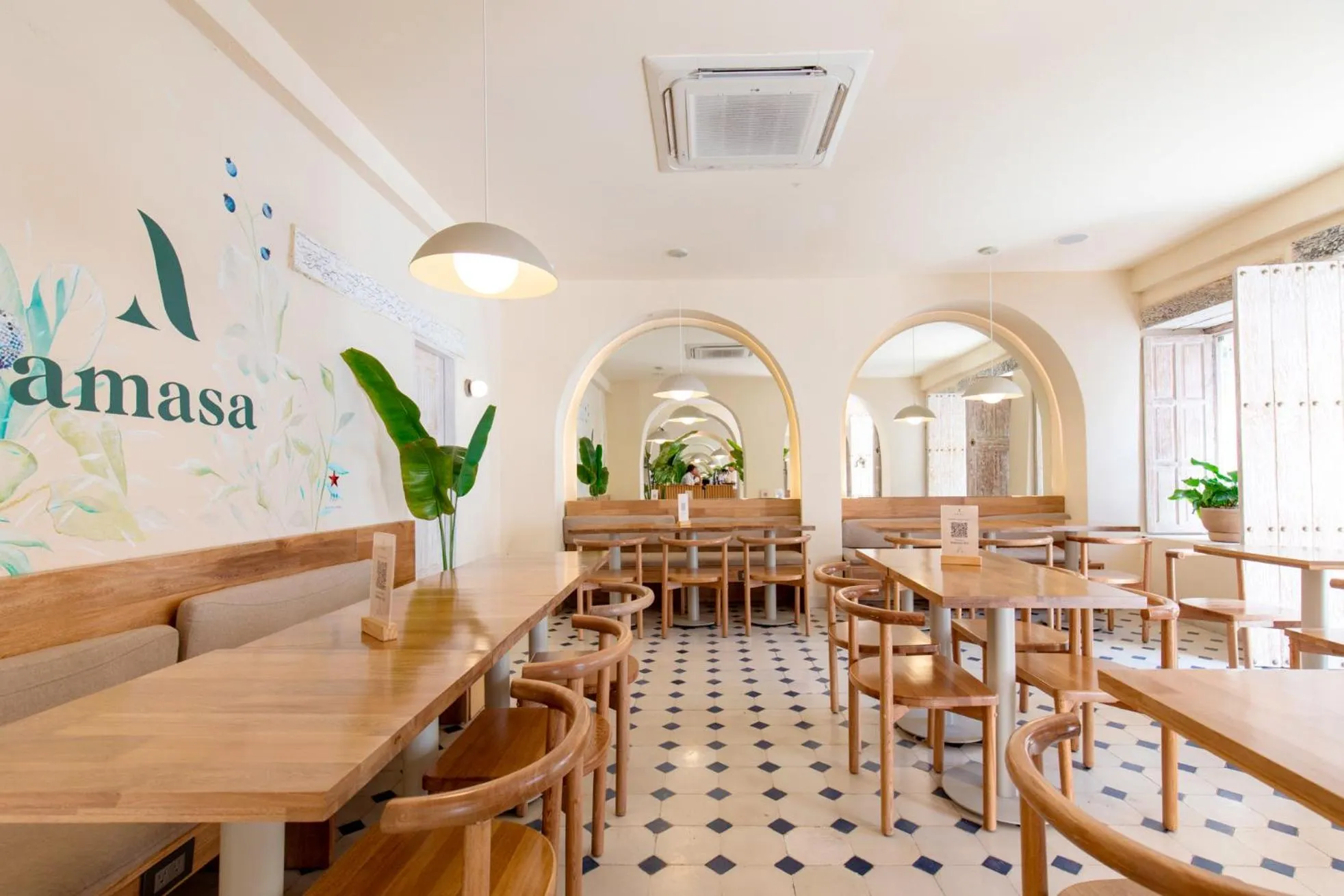 Restaurant/places to eat in B Haus Hotel Boutique