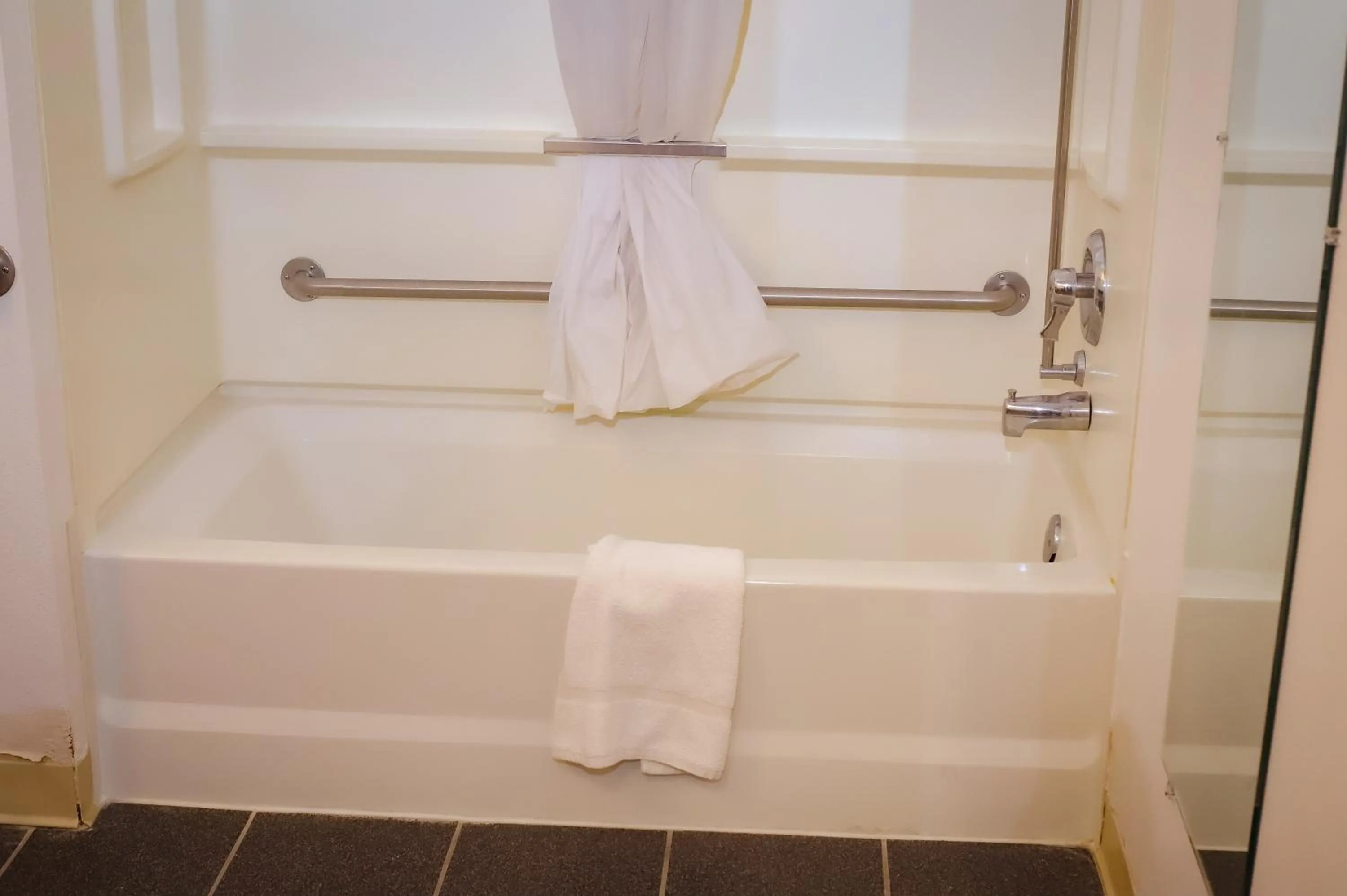 Bathroom in Cozy House Inn by Marifah