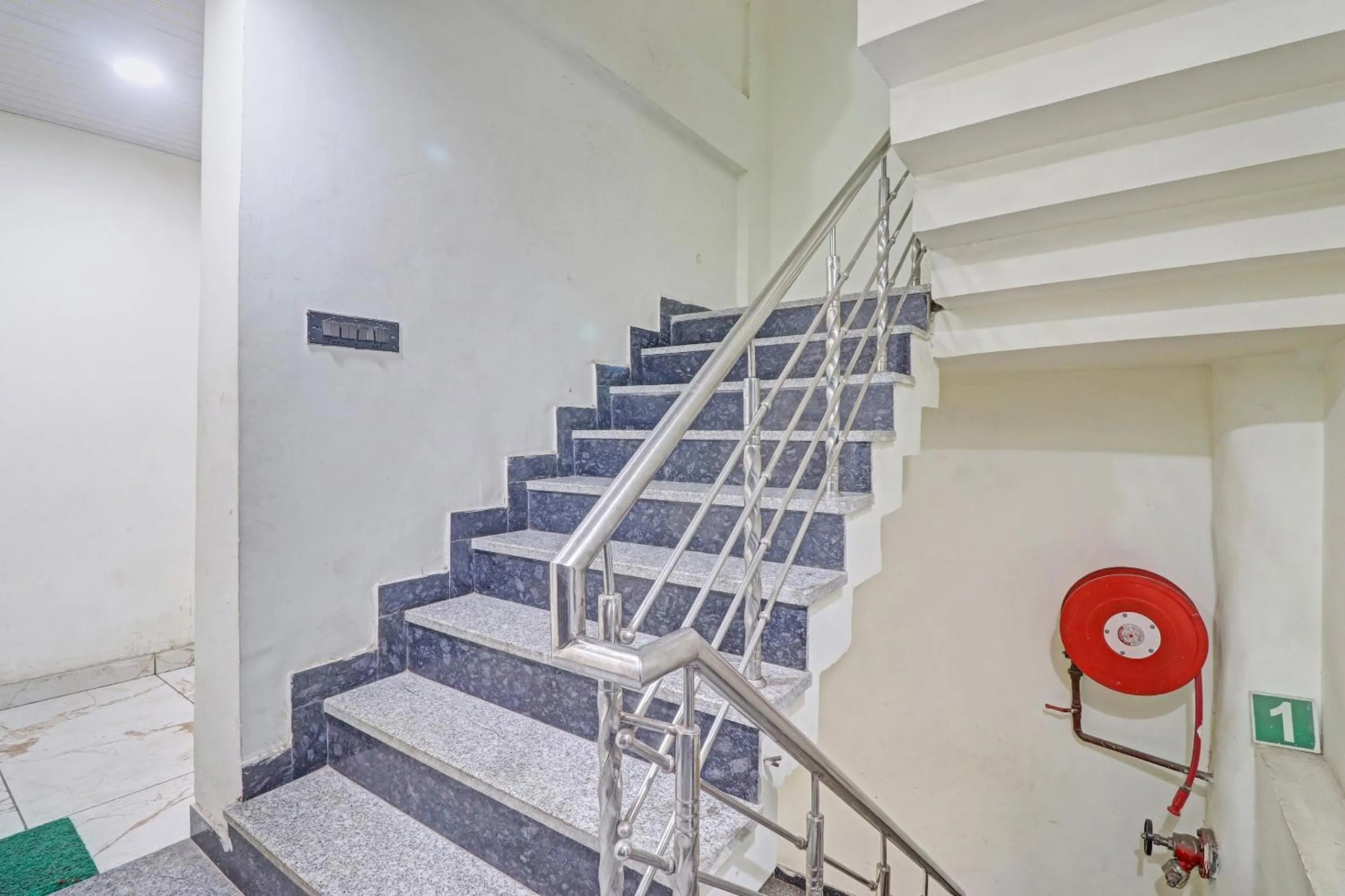 Lobby or reception in Townhouse Bhavya Residency