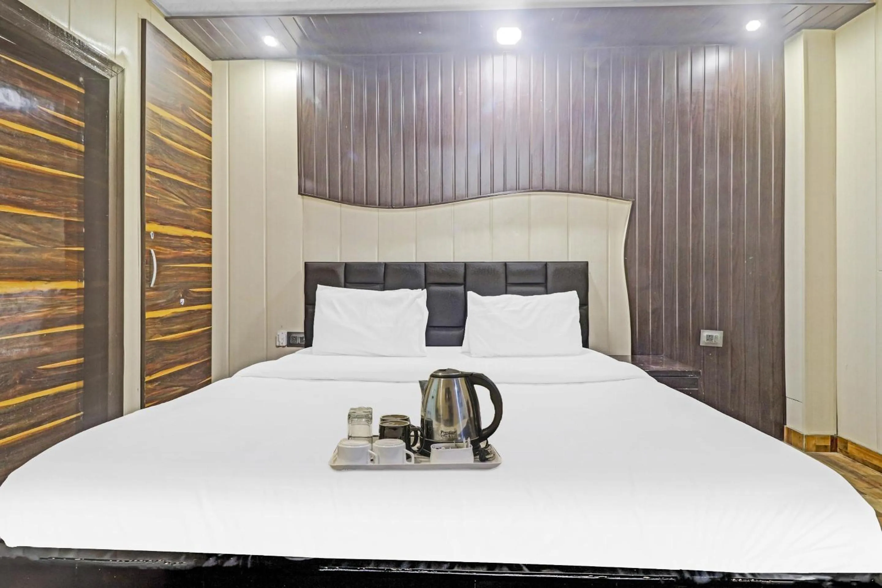 Bedroom, Bed in Hotel O Bhavya Residency