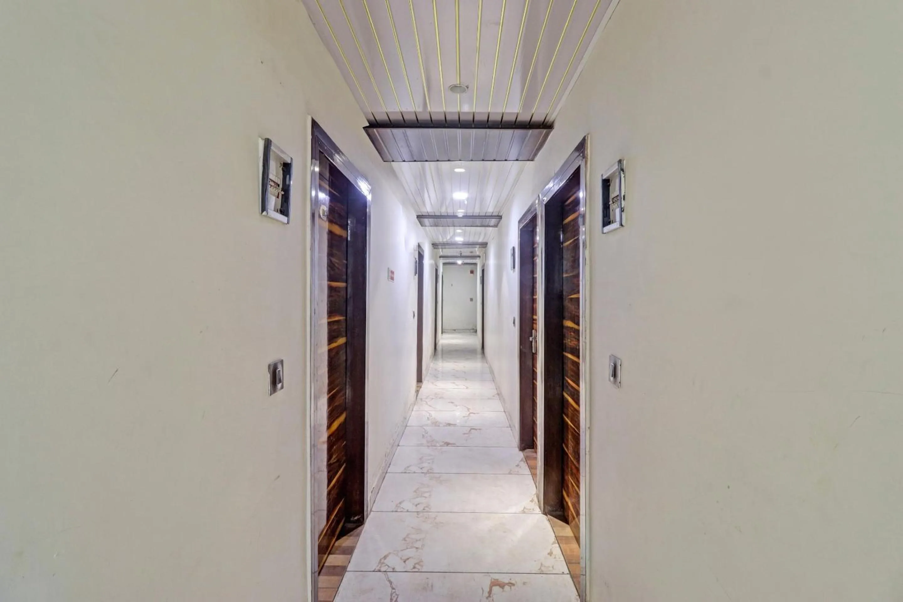 Lobby or reception in Townhouse Bhavya Residency