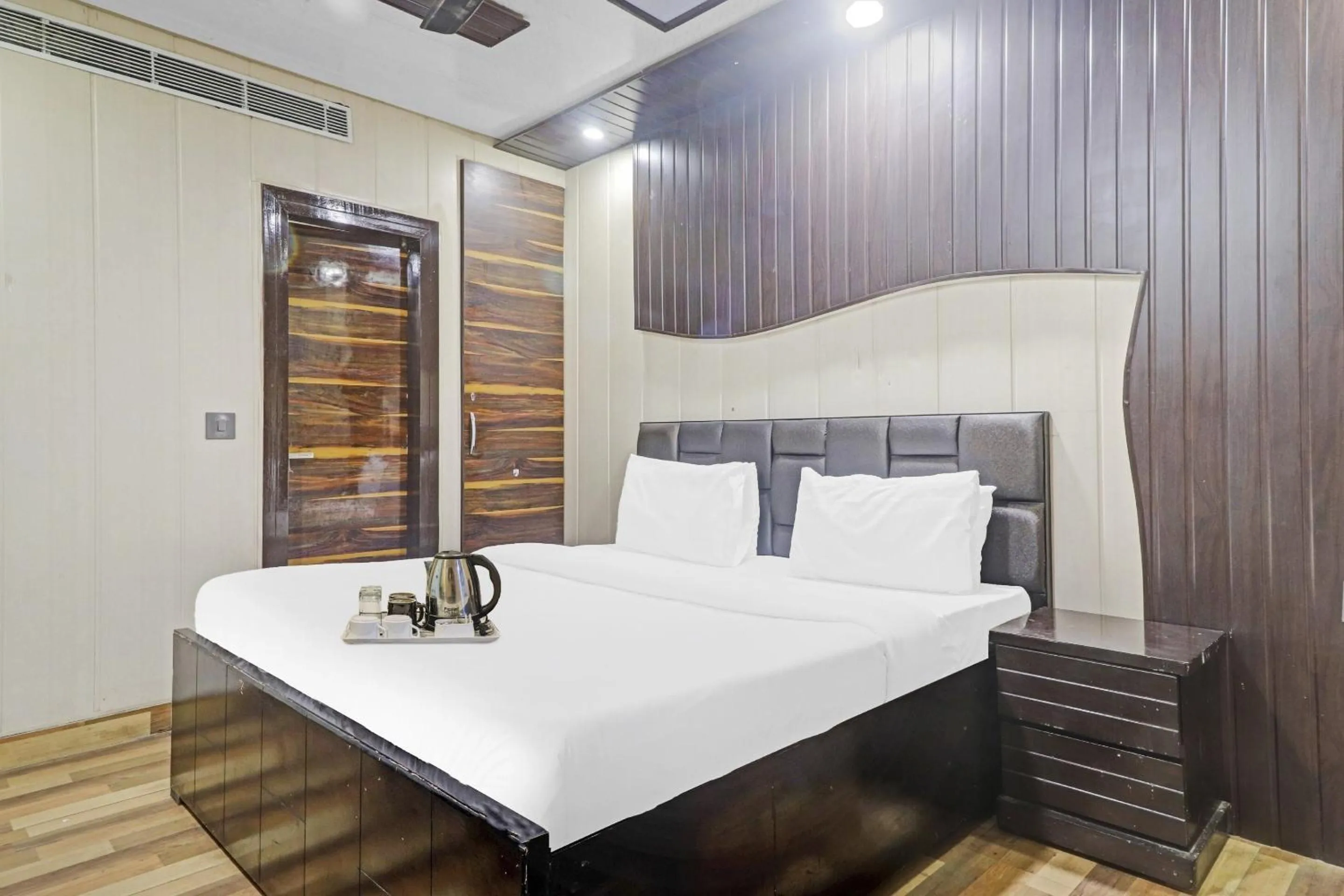 Bedroom, Bed in Hotel O Bhavya Residency