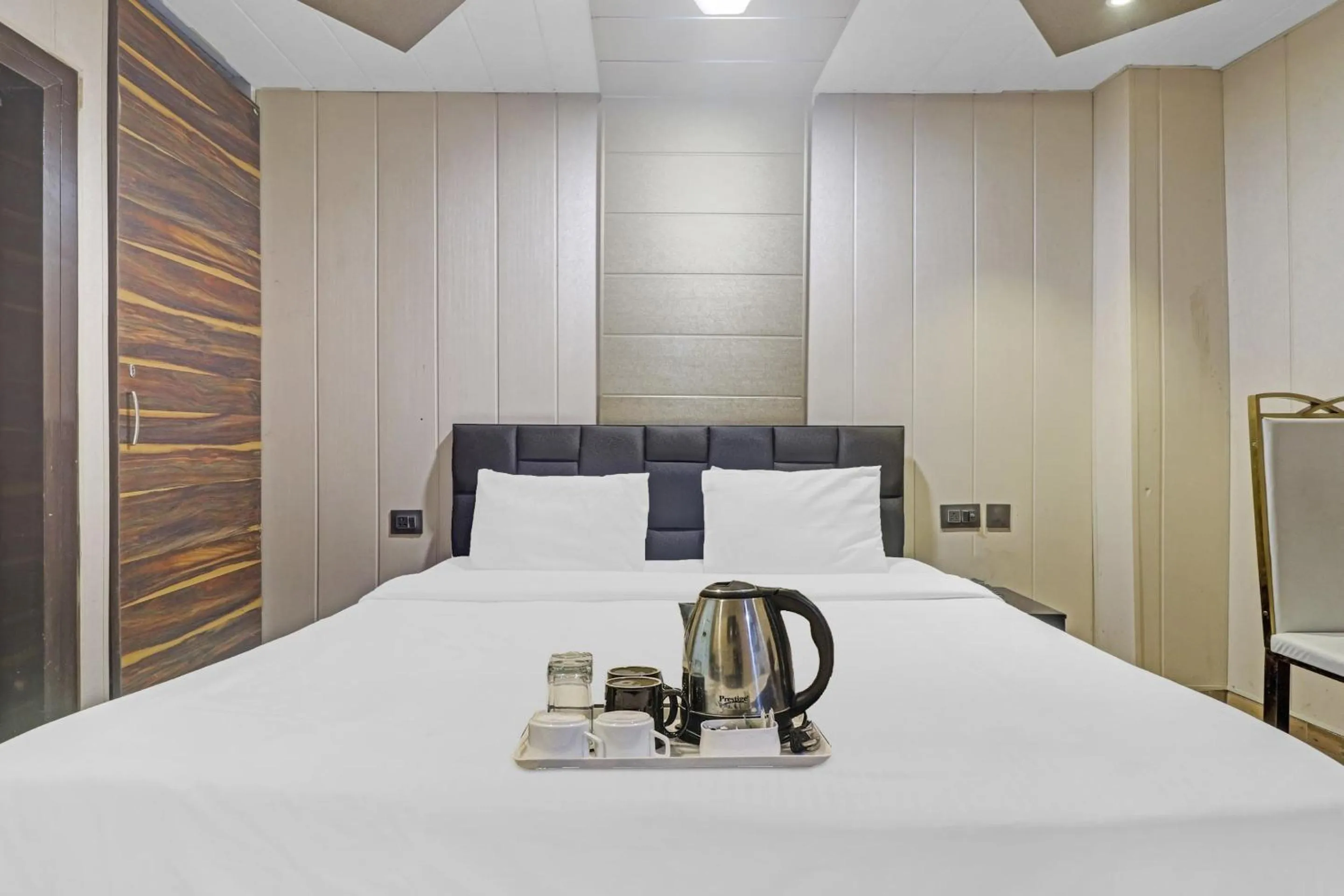 Bedroom, Bed in Hotel O Bhavya Residency