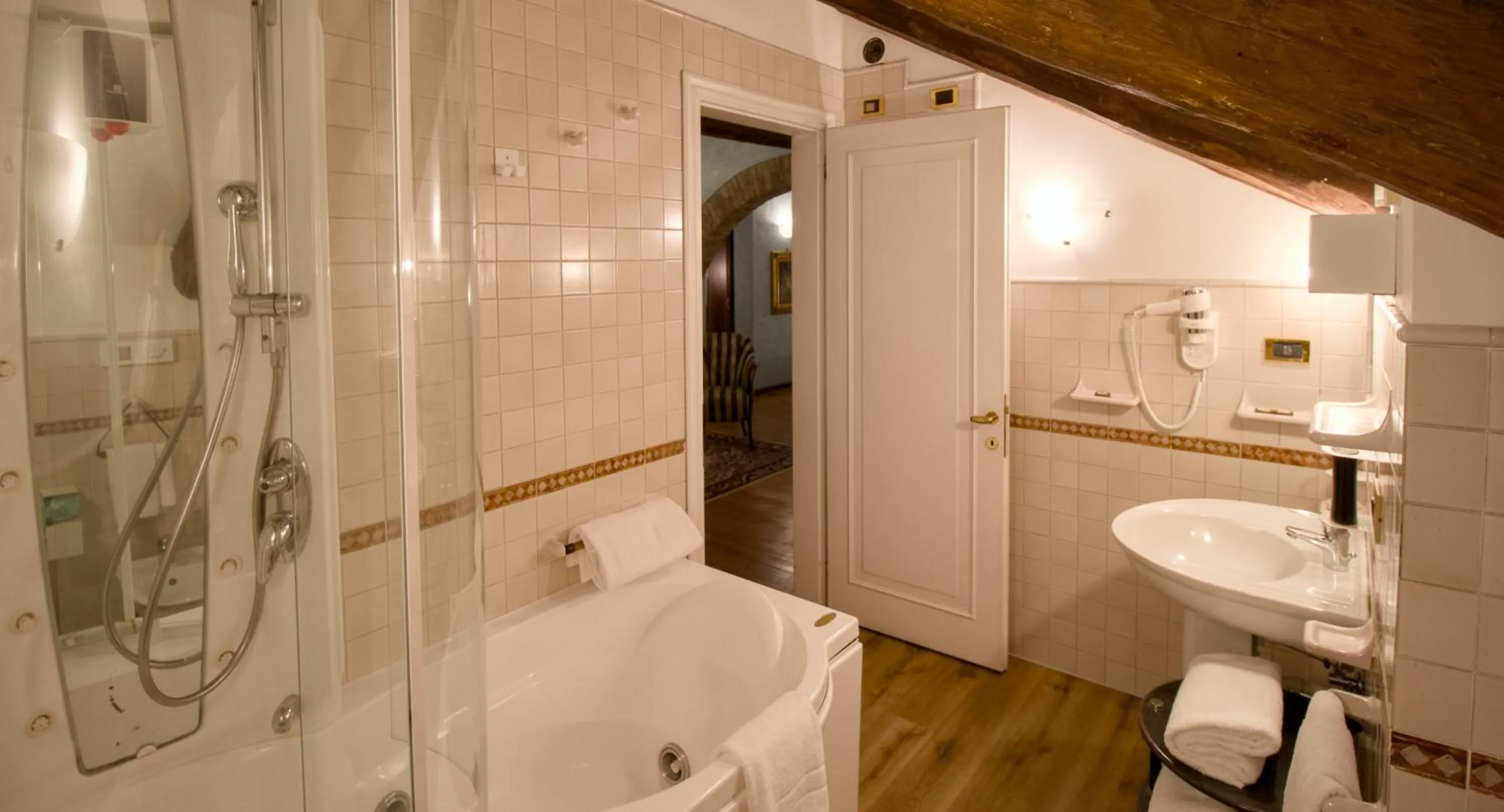 Hot Tub in Hotel Villa Stucky