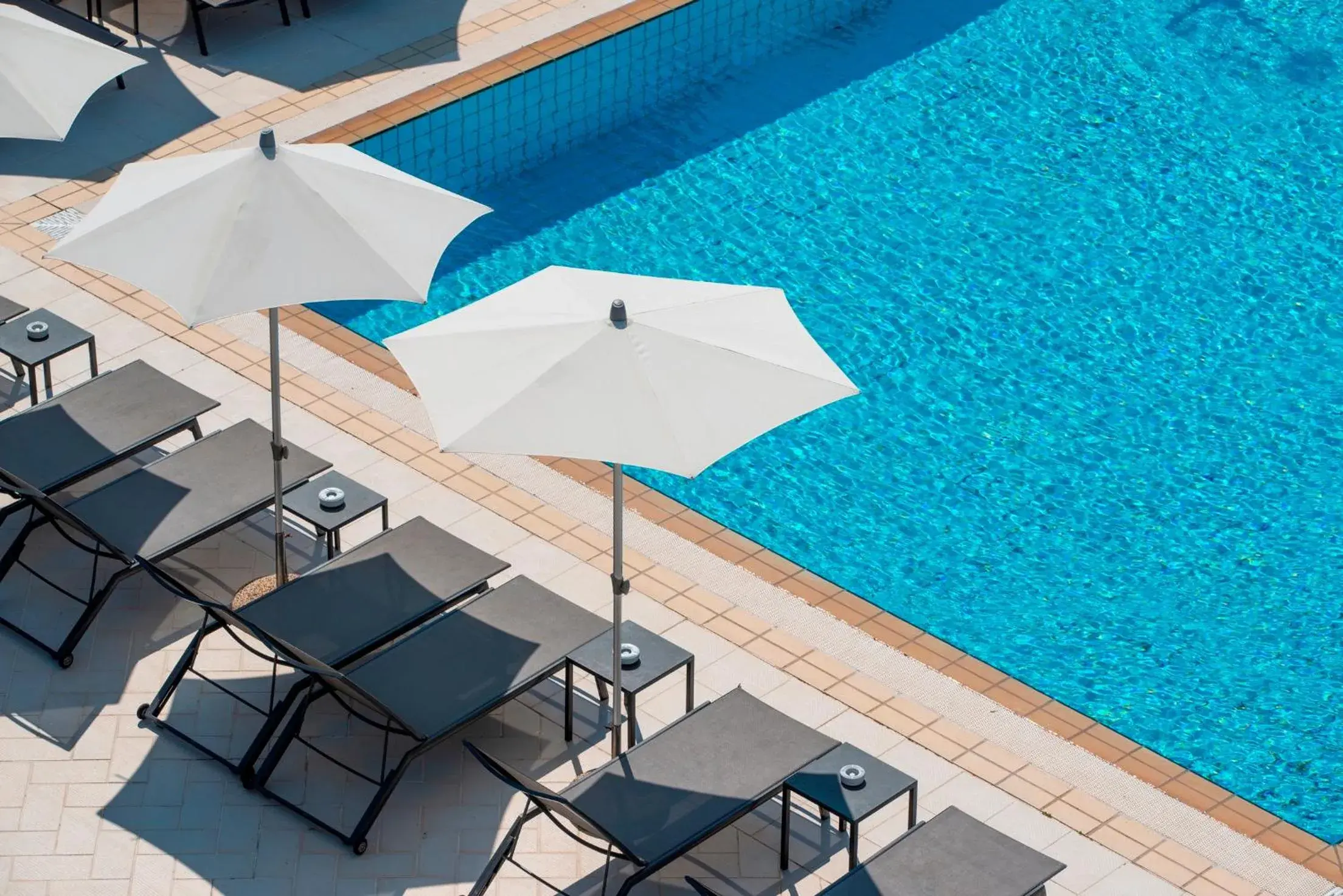 Swimming pool in Hotel Villa Durrueli Resort & Spa Swimming pool in Hotel Villa Durrueli Resort & Spa