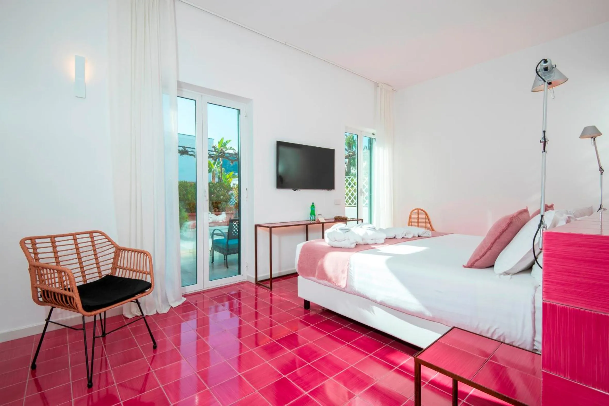 TV and multimedia, Bed in Hotel Villa Durrueli Resort & Spa