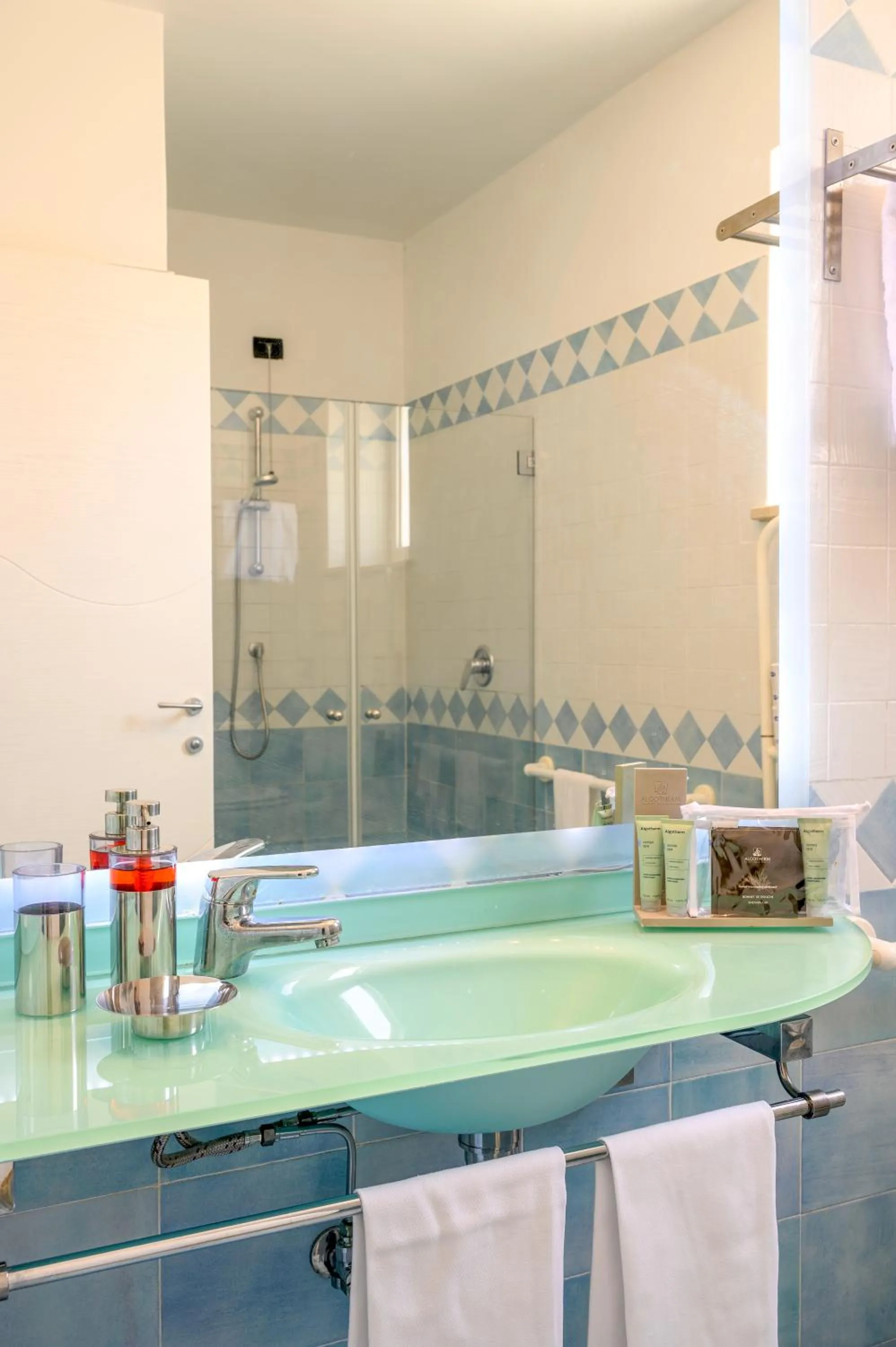 Toilet in Hotel Villa Durrueli Resort & Spa