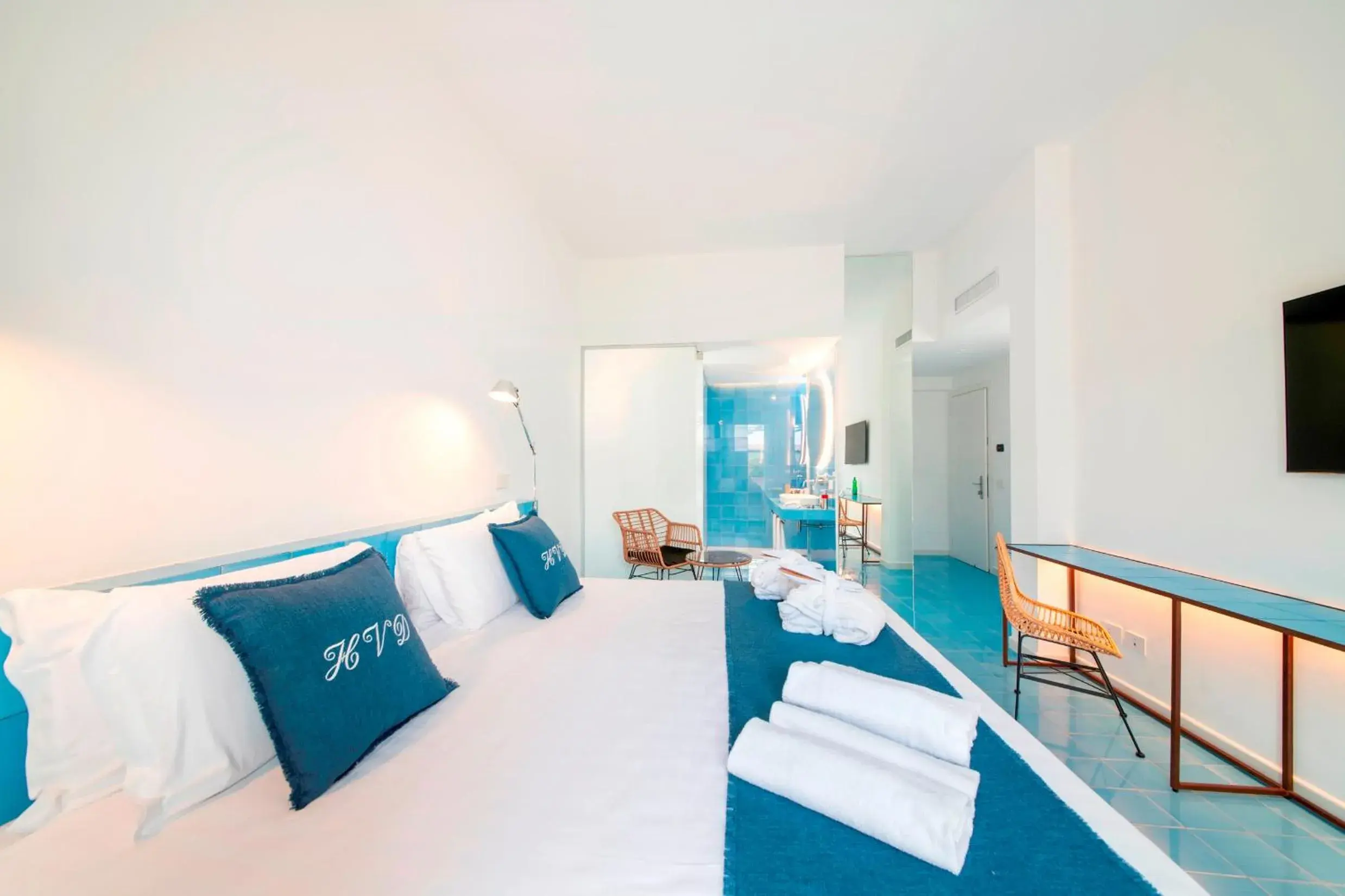 Bedroom, Bed in Hotel Villa Durrueli Resort & Spa Bedroom, Bed in Hotel Villa Durrueli Resort & Spa