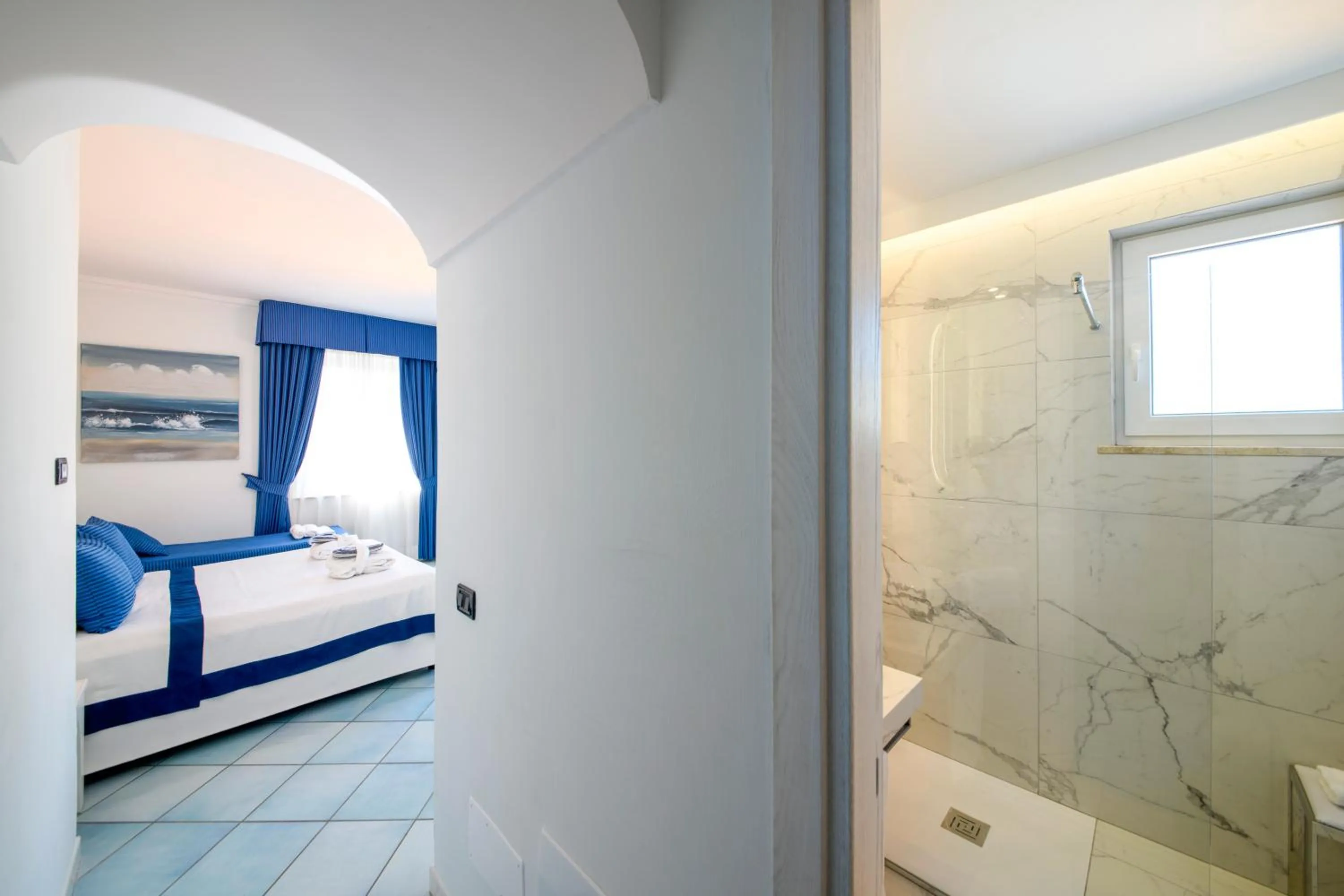 Photo of the whole room, Bed in Hotel Villa Durrueli Resort & Spa