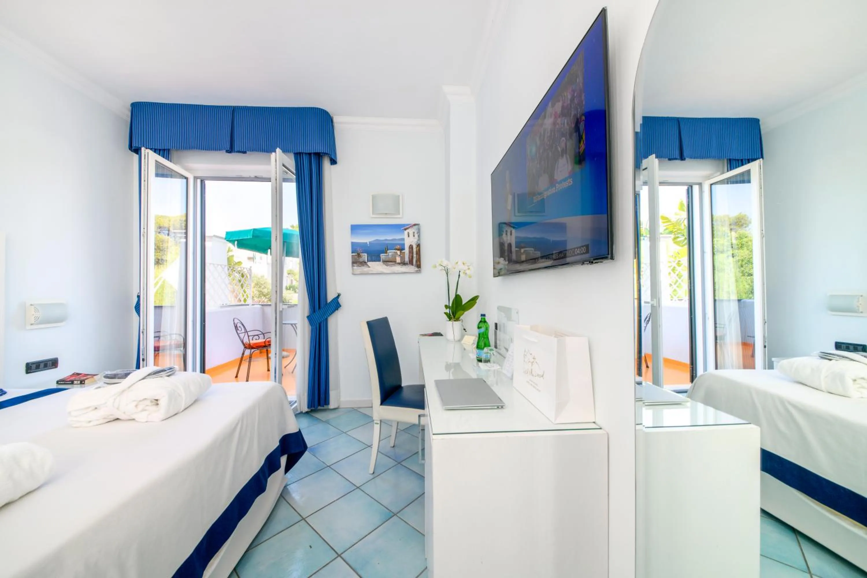 TV and multimedia, Bed in Hotel Villa Durrueli Resort & Spa