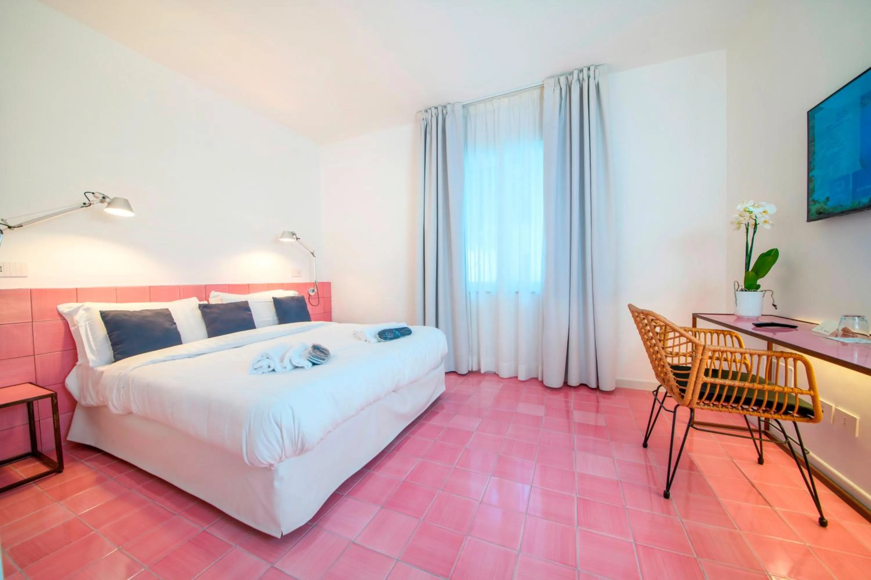 TV and multimedia, Bed in Hotel Villa Durrueli Resort & Spa