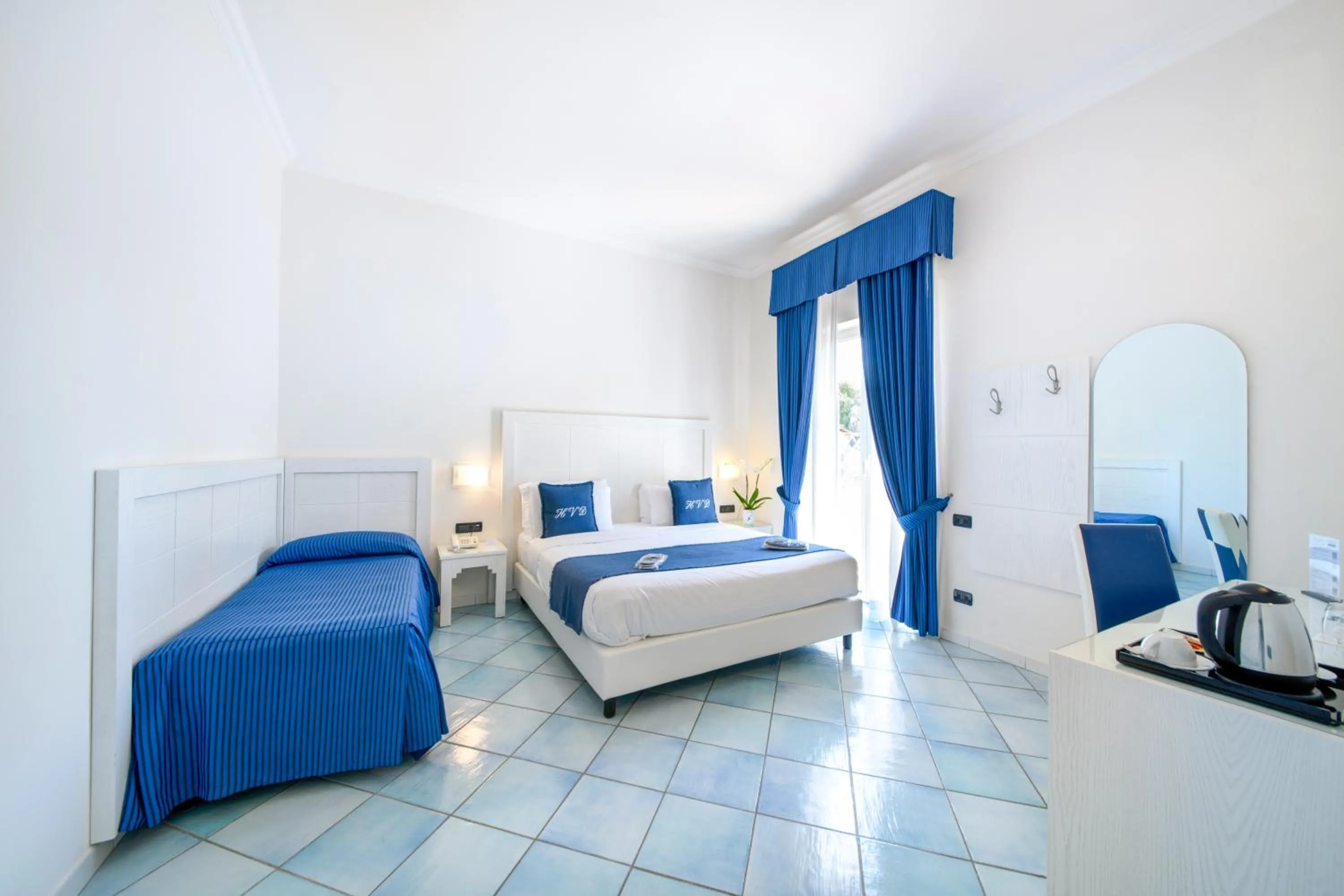 Photo of the whole room, Bed in Hotel Villa Durrueli Resort & Spa