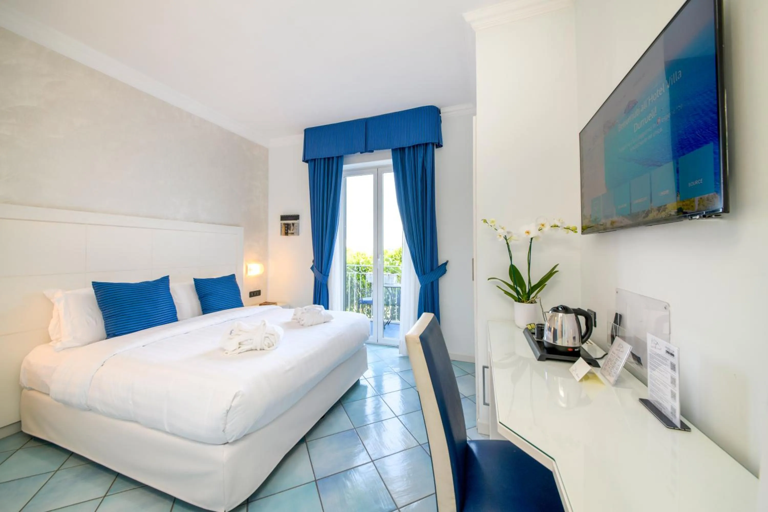 Photo of the whole room, Bed in Hotel Villa Durrueli Resort & Spa