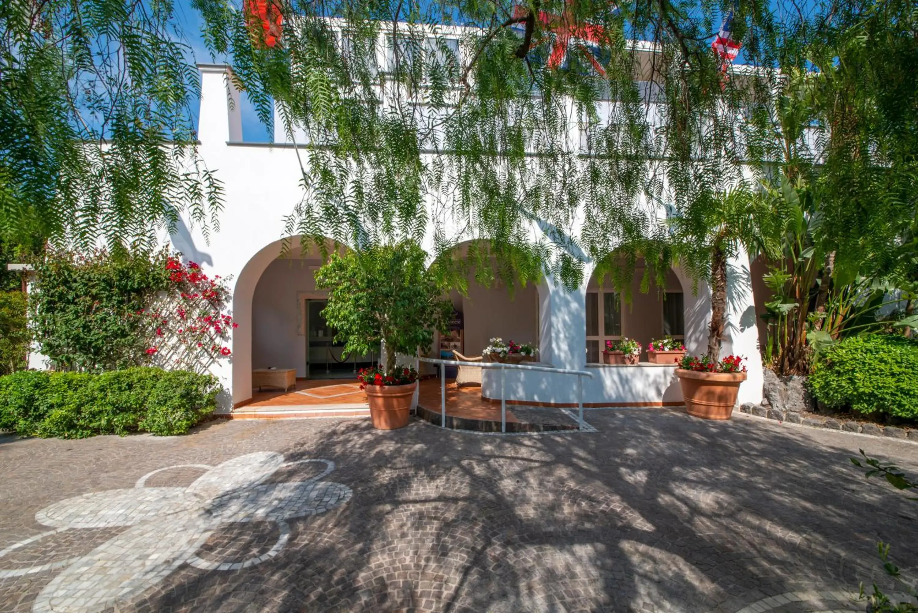 Property building in Hotel Villa Durrueli Resort & Spa Property building in Hotel Villa Durrueli Resort & Spa