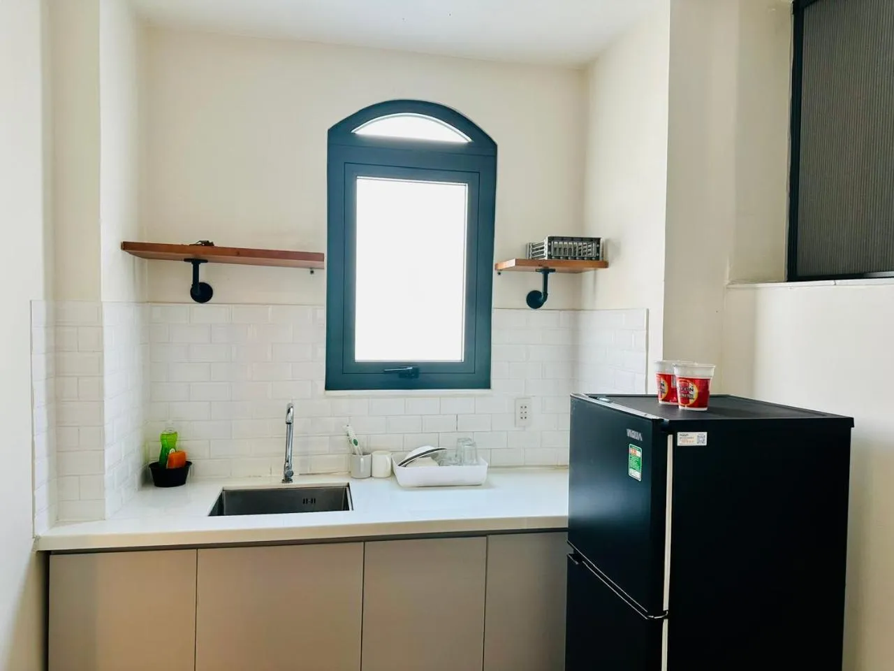 B786 Airport Apartment