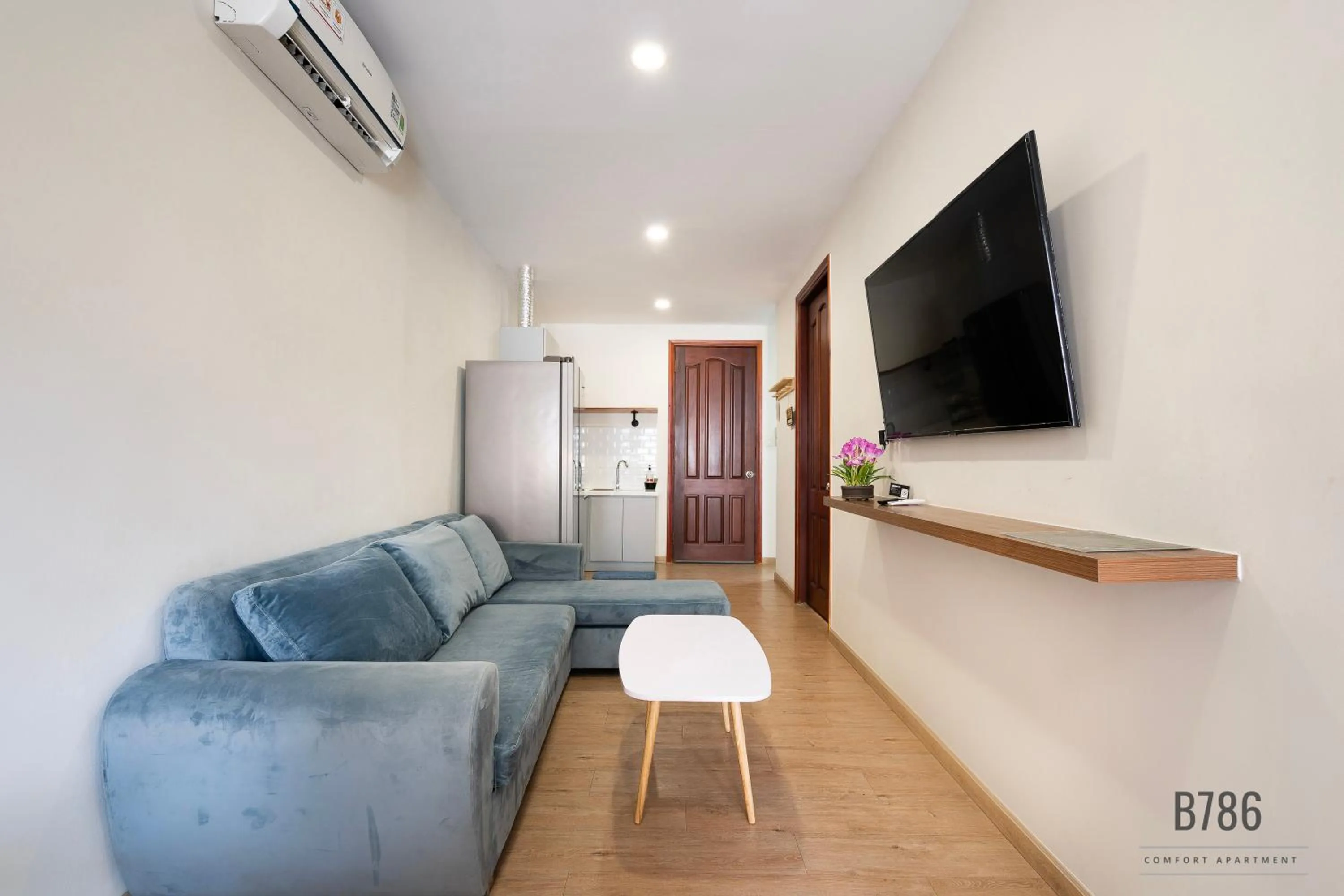 B786 Airport Apartment