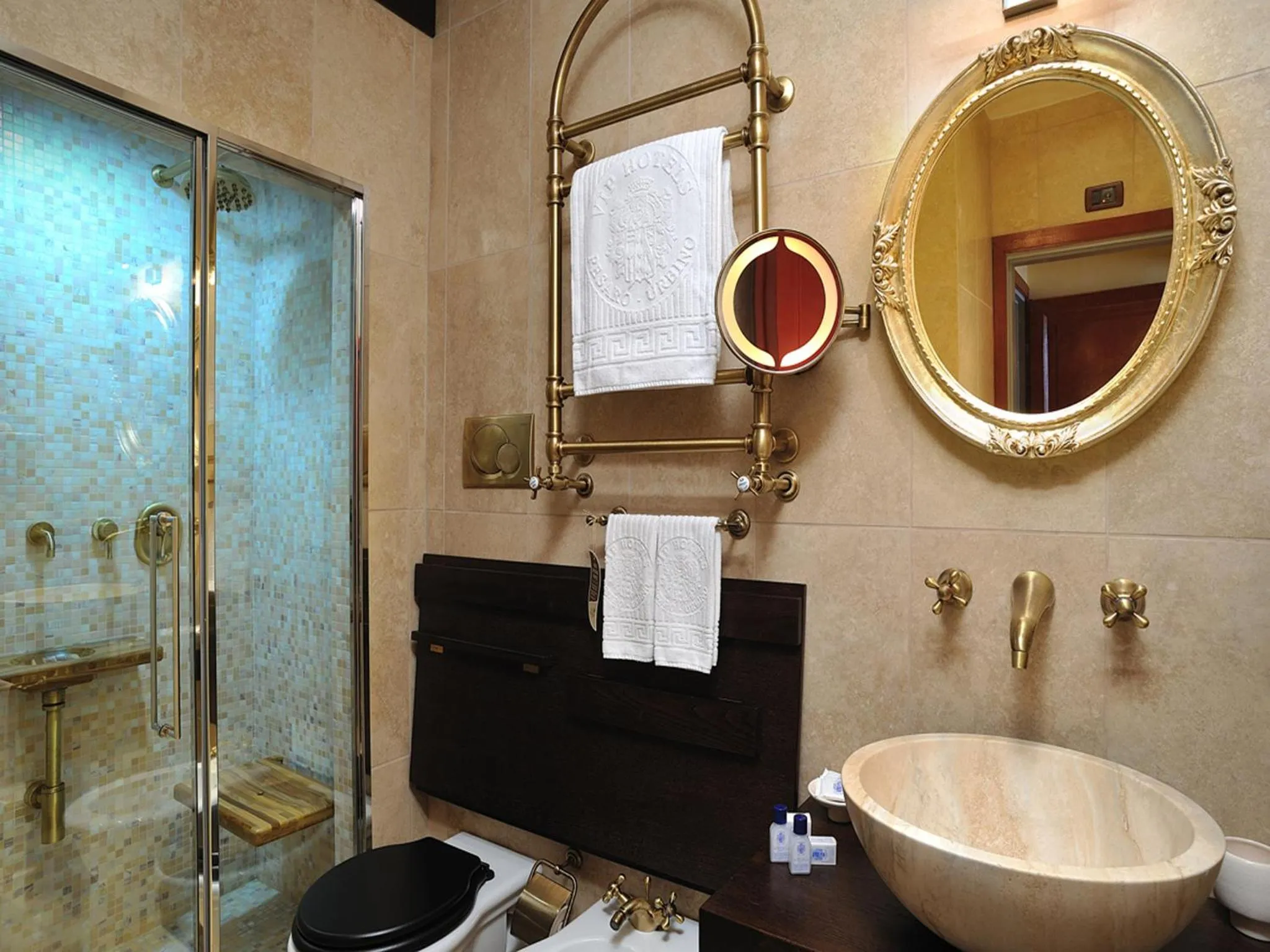 Shower in Hotel Bonconte