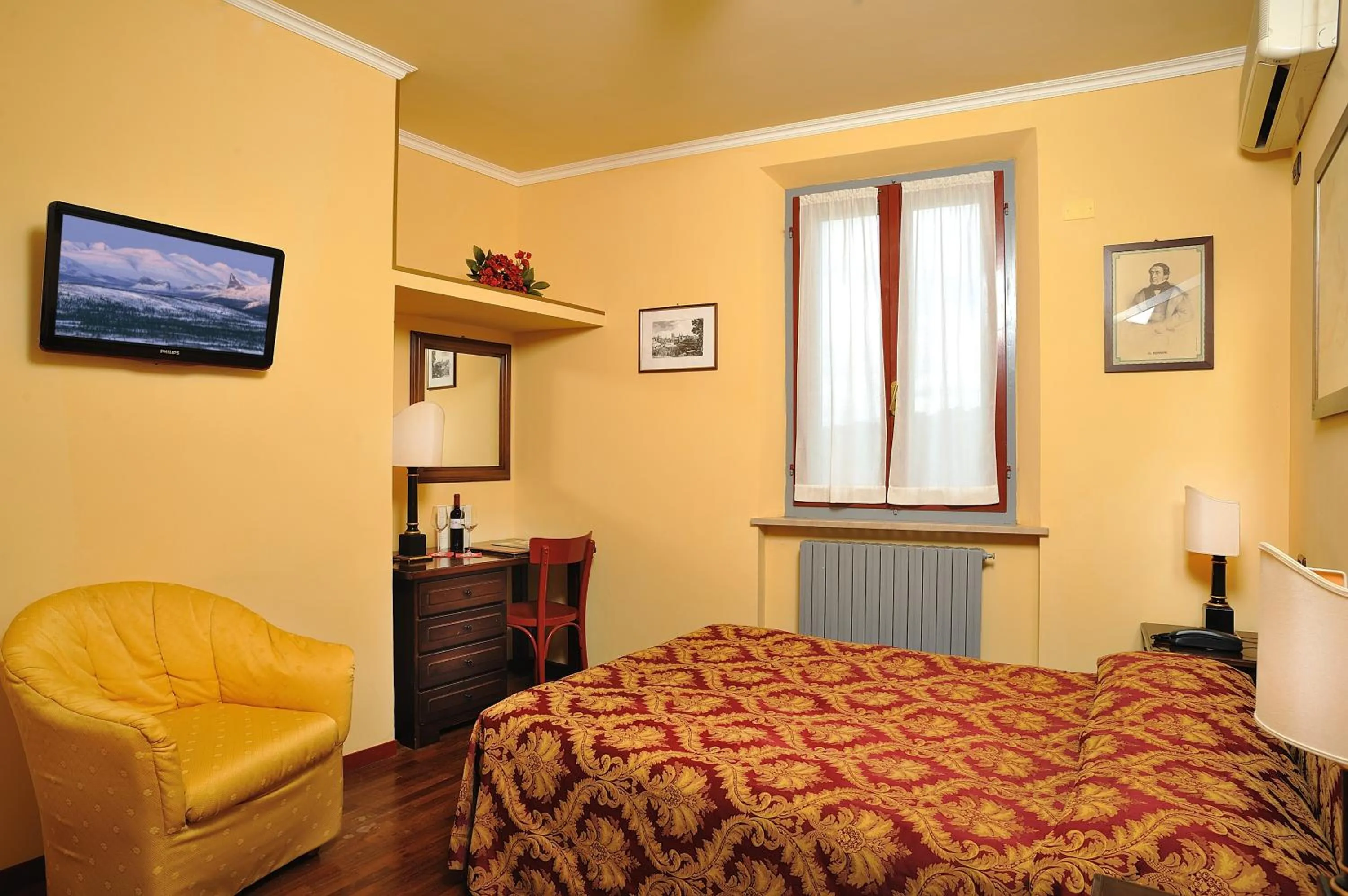 Photo of the whole room, Bed in Hotel Bonconte