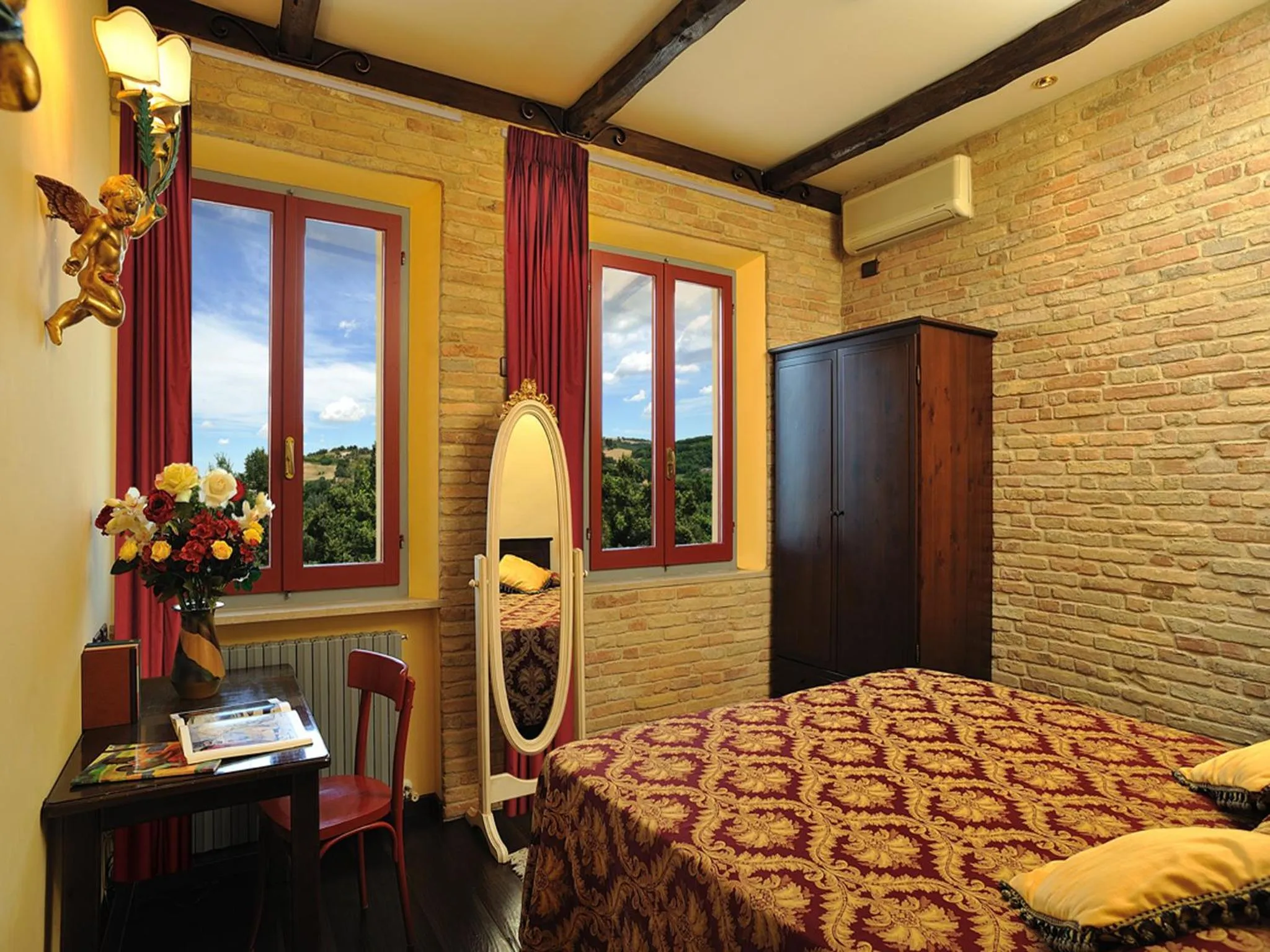 Bed in Hotel Bonconte