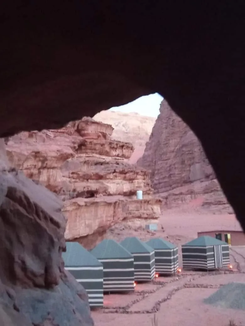 Mountain view in Wadi Rum White Mountain Camp