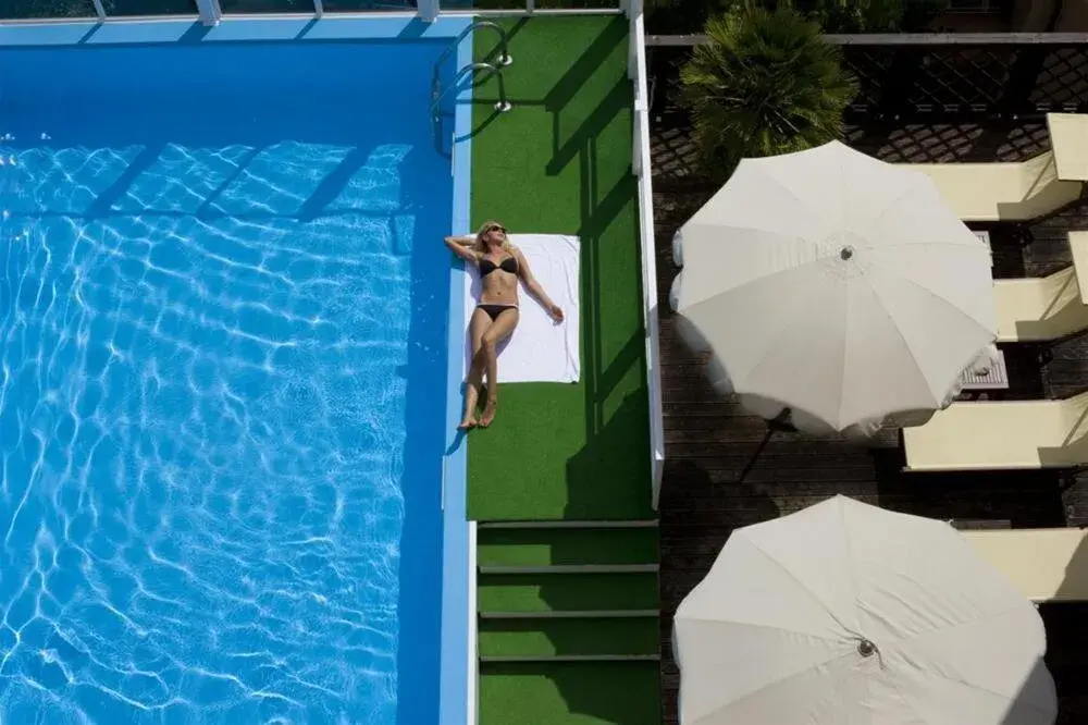 Swimming pool in Hotel Savoy Swimming pool in Hotel Savoy