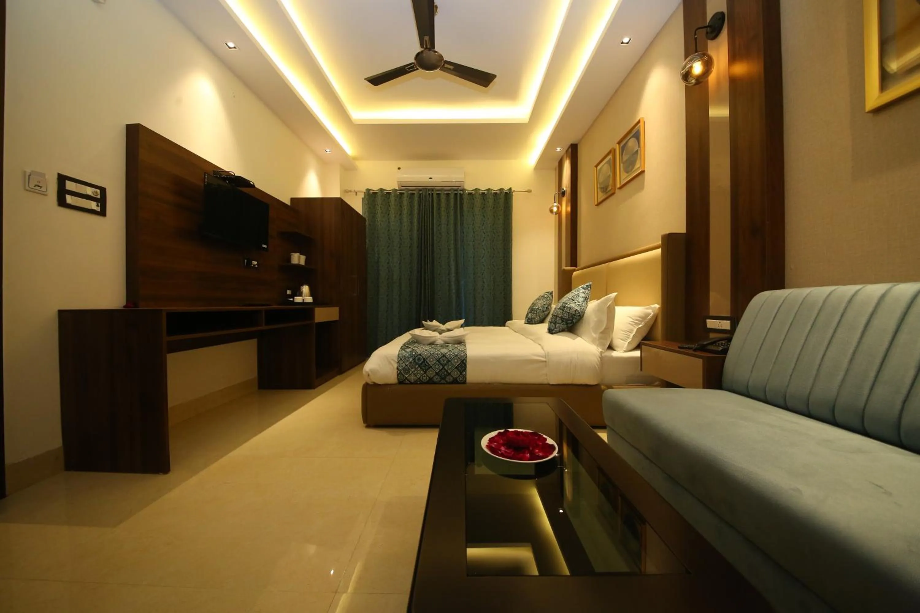 Seating area, Bed in Hotel Dream Inn