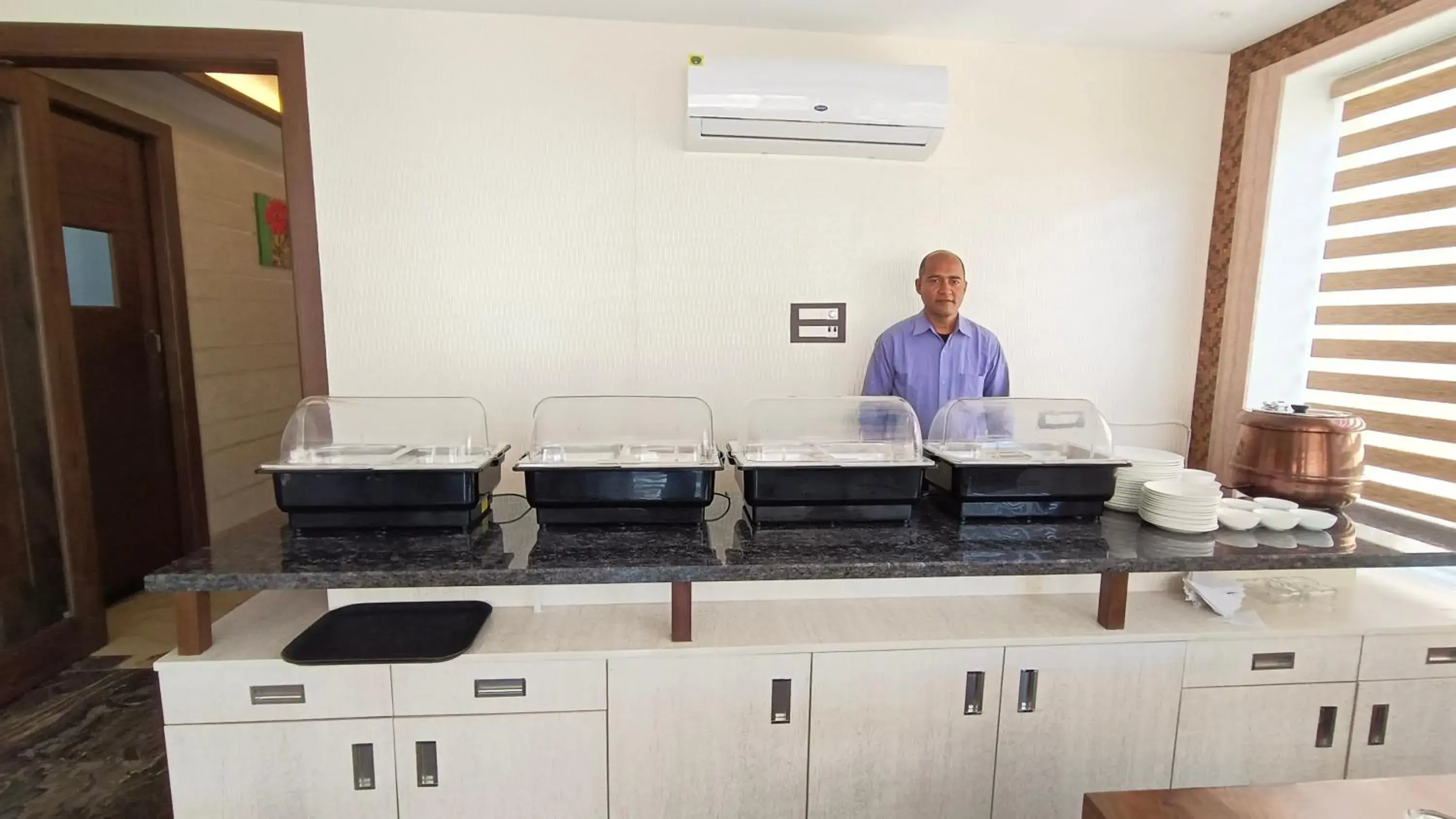 Restaurant/places to eat in Hotel Dream Inn Restaurant/places to eat in Hotel Dream Inn