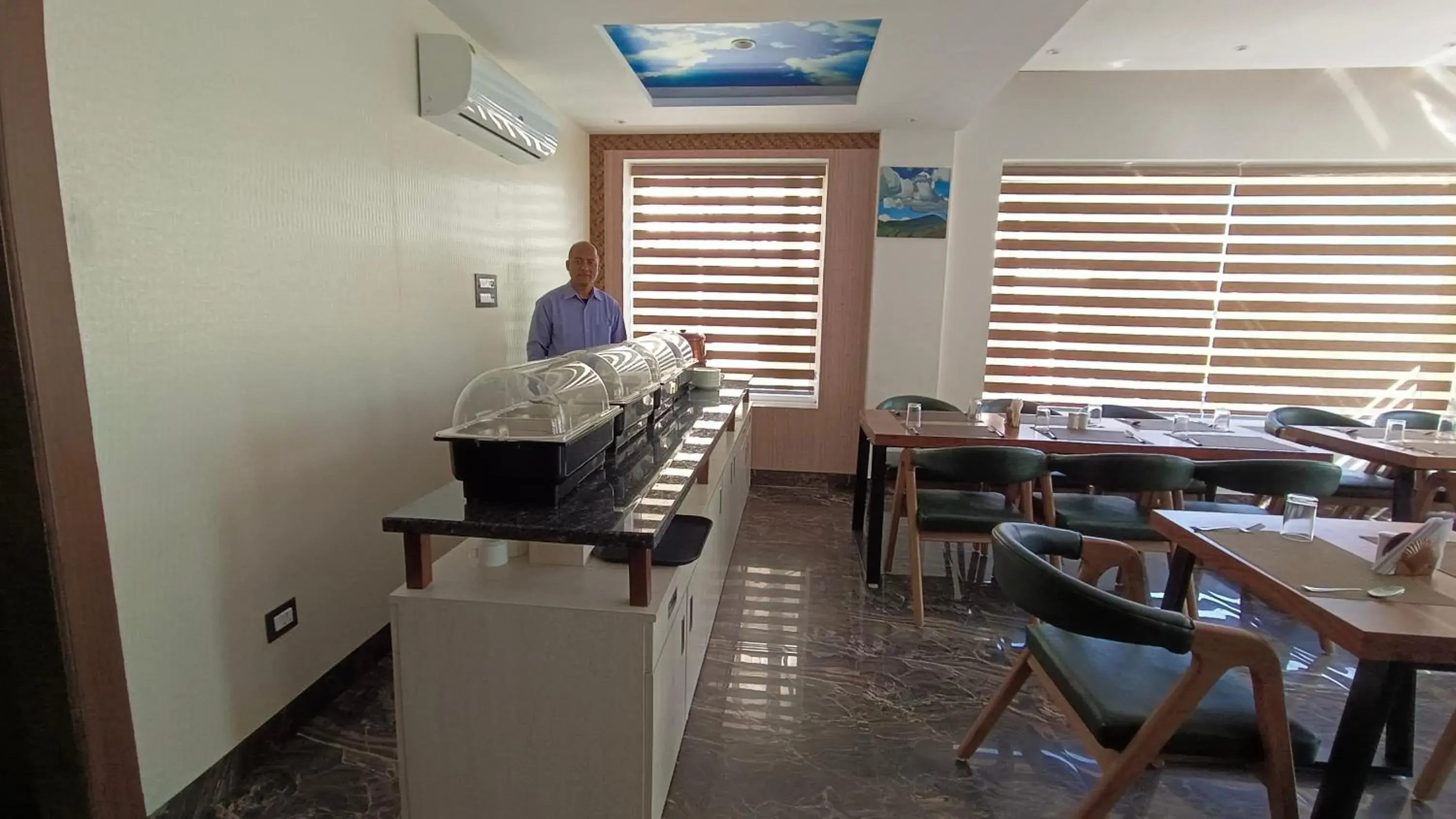 Restaurant/places to eat in Hotel Dream Inn Restaurant/places to eat in Hotel Dream Inn