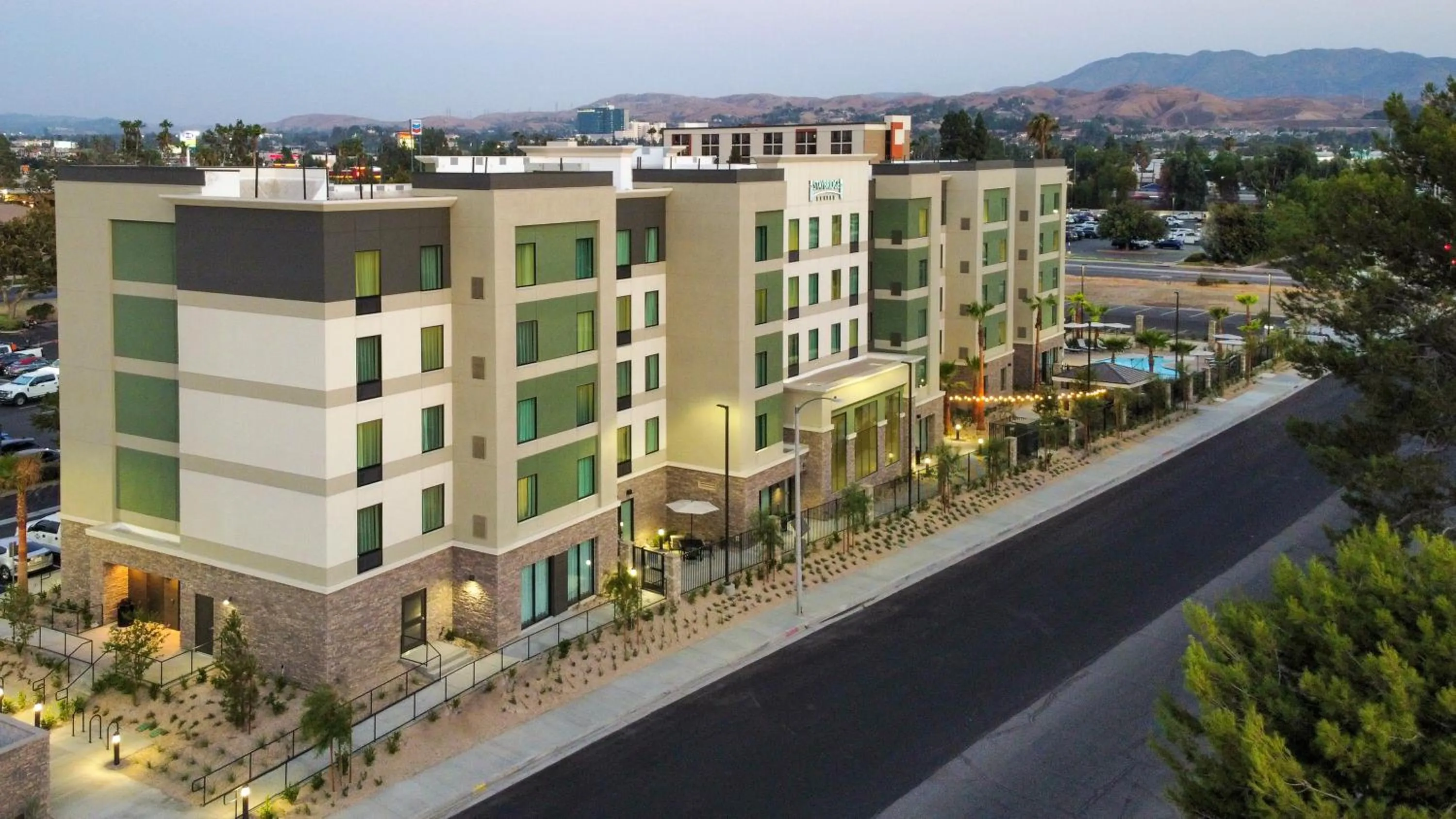 Property building in Staybridge Suites - San Bernardino - Loma Linda