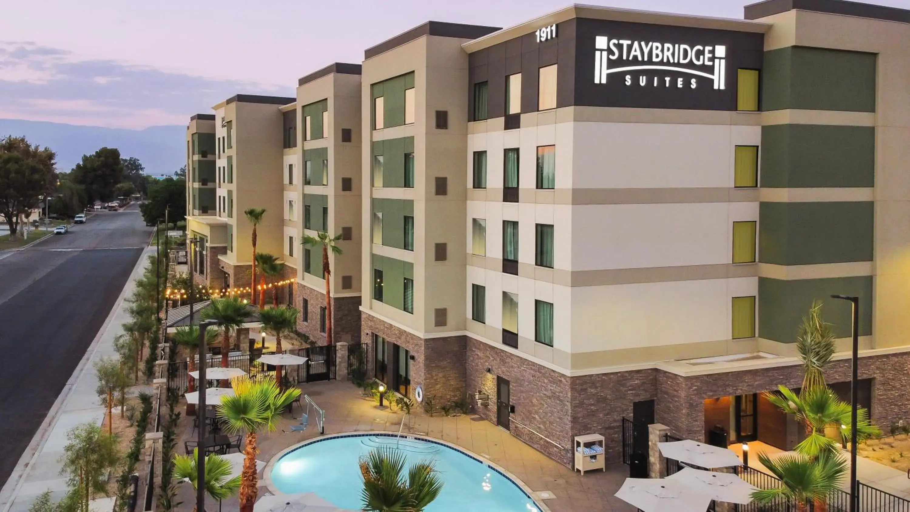 Property building in Staybridge Suites - San Bernardino - Loma Linda Property building in Staybridge Suites - San Bernardino - Loma Linda