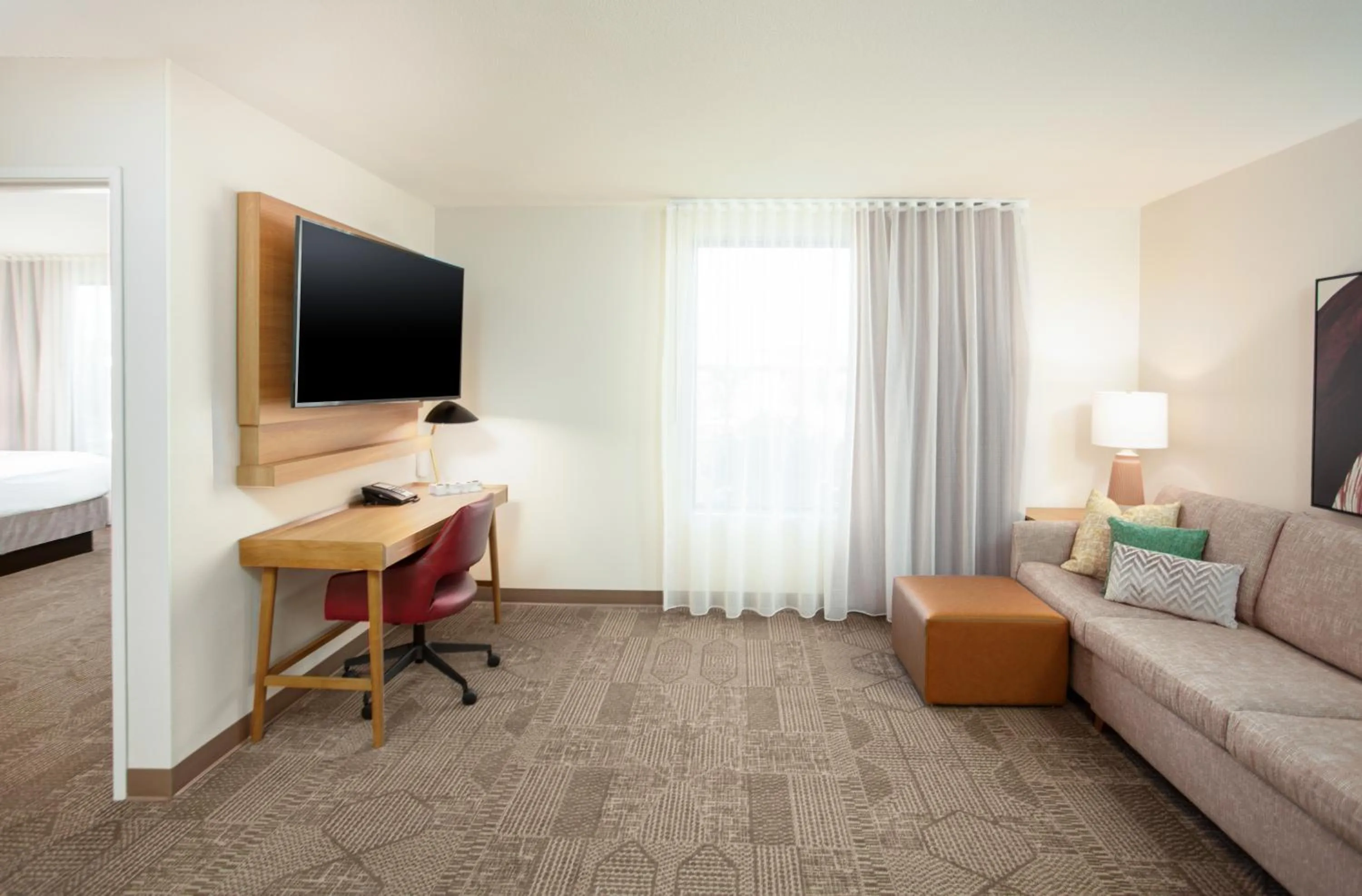TV and multimedia in Staybridge Suites - San Bernardino - Loma Linda