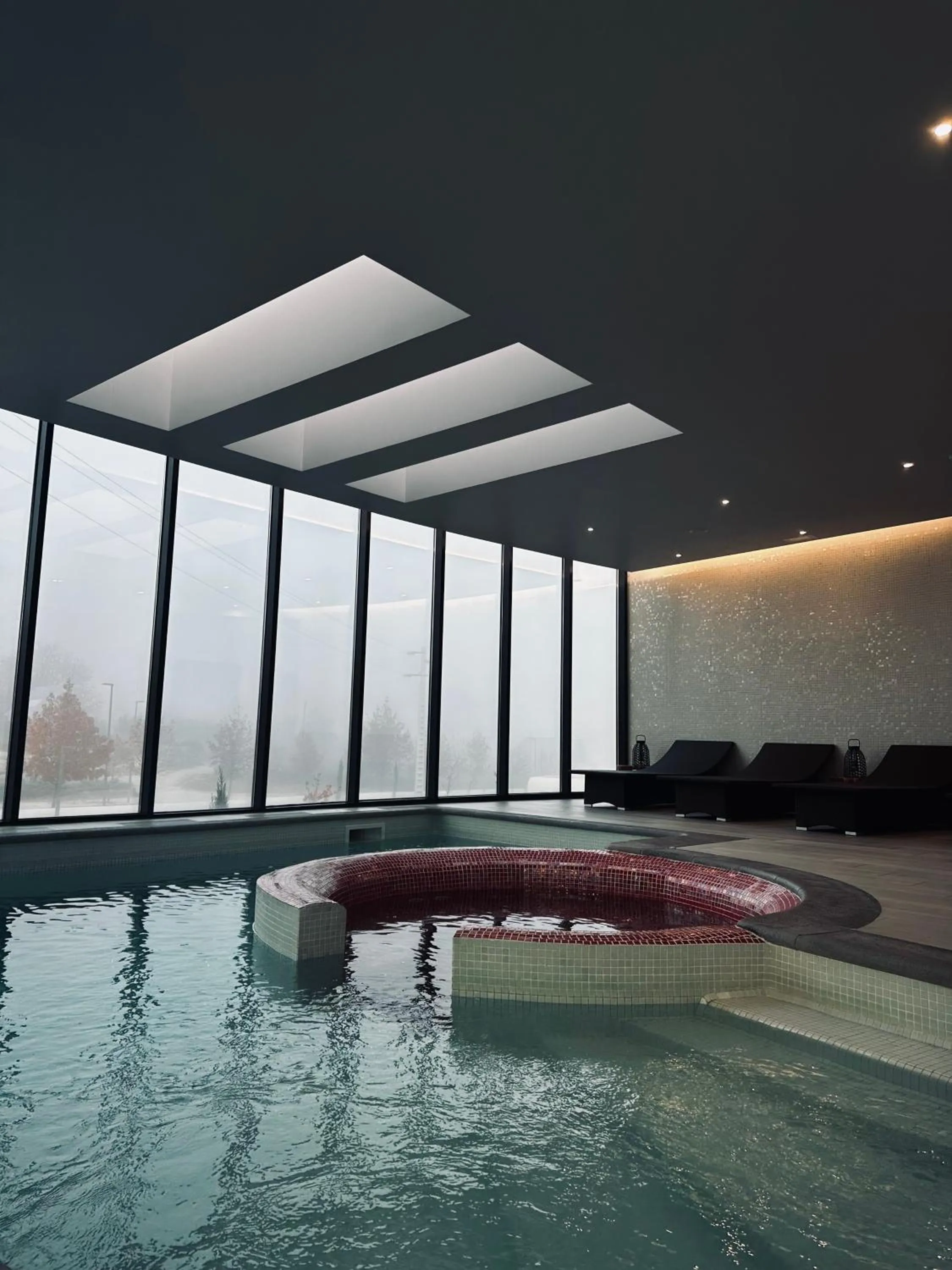 Swimming pool in Grapple Hotel & Spa
