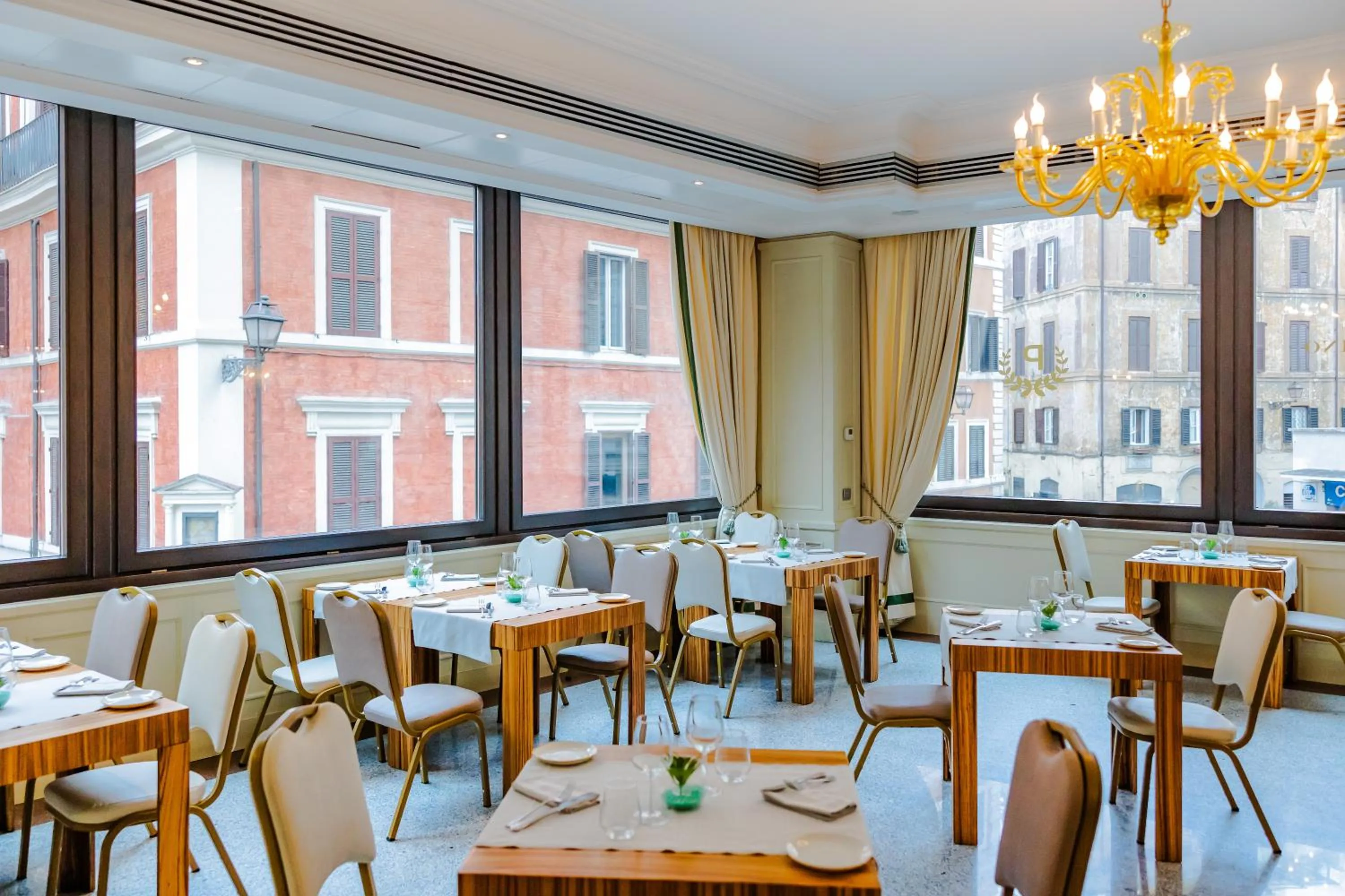 Restaurant/places to eat in FH55 Grand Hotel Palatino