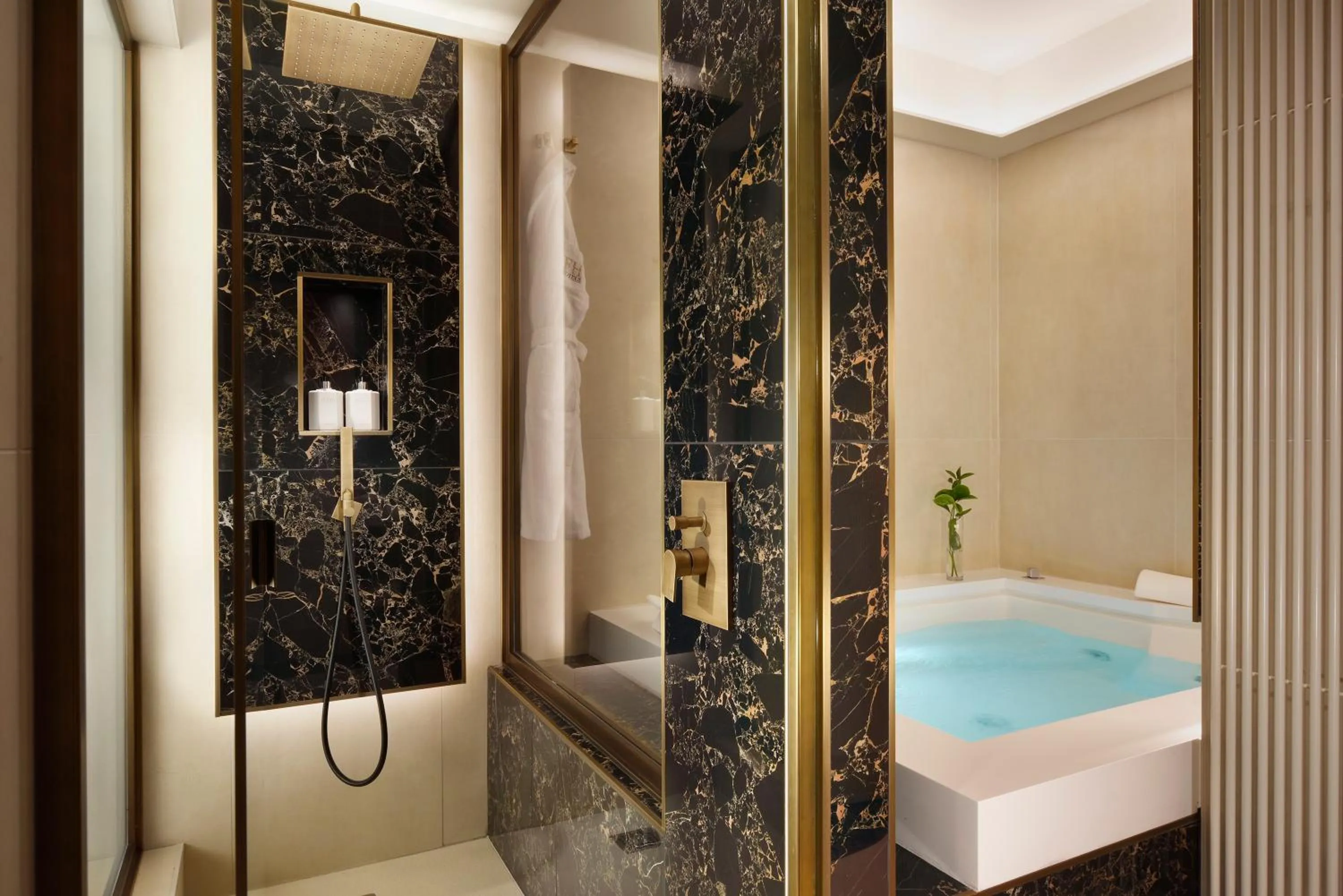 Hot Tub in FH55 Grand Hotel Palatino