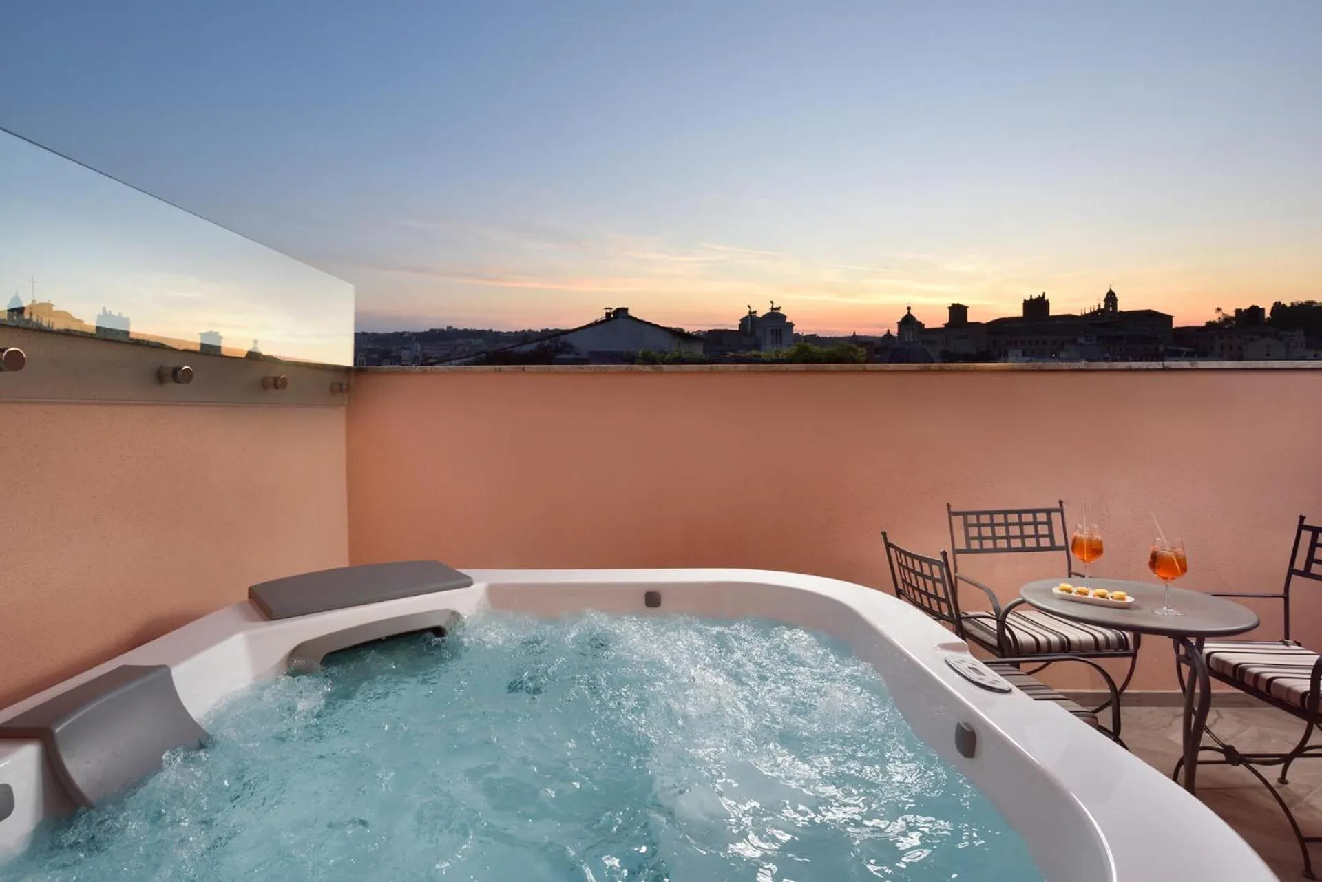 Hot Tub in FH55 Grand Hotel Palatino