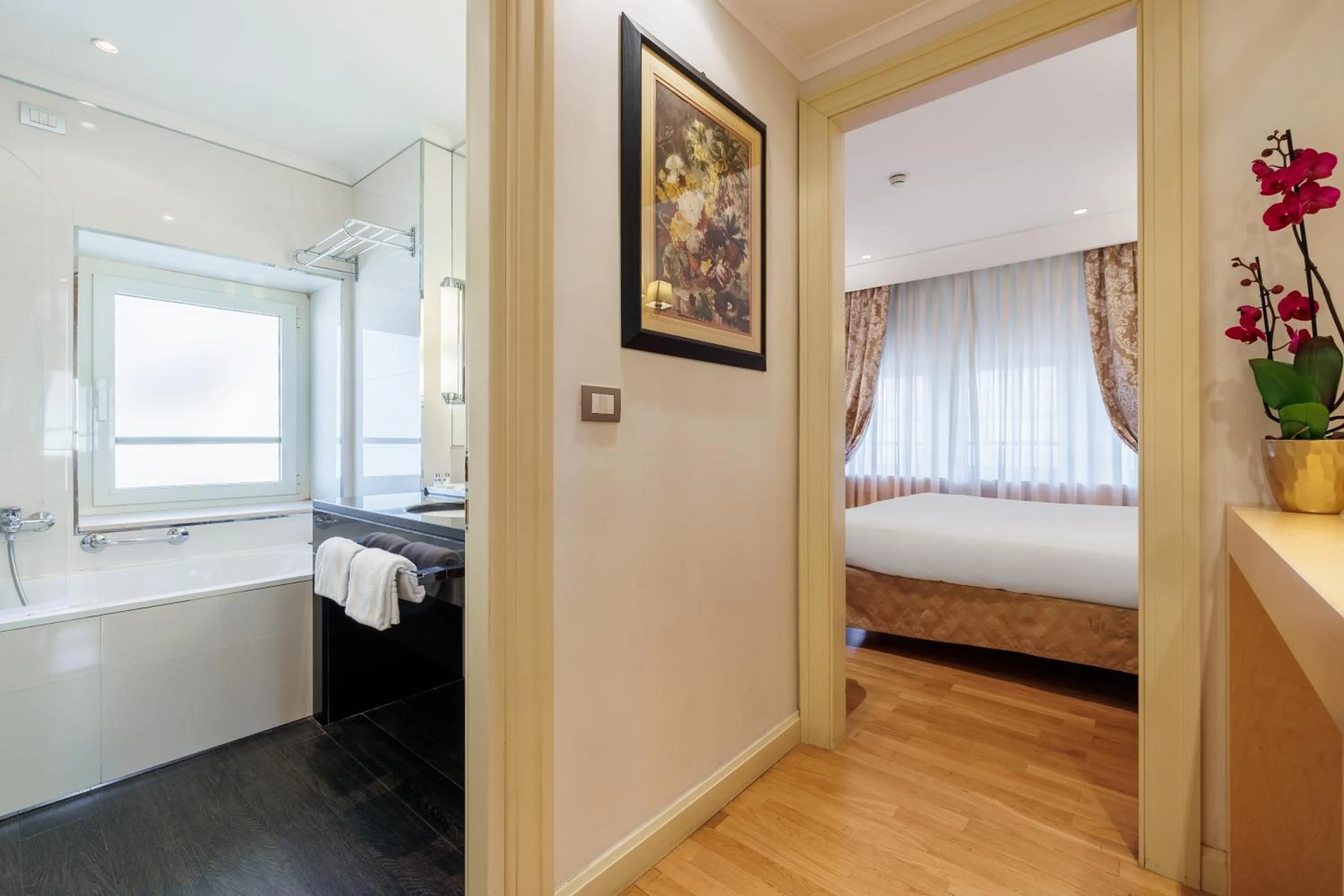 Photo of the whole room, Bed in FH55 Grand Hotel Palatino