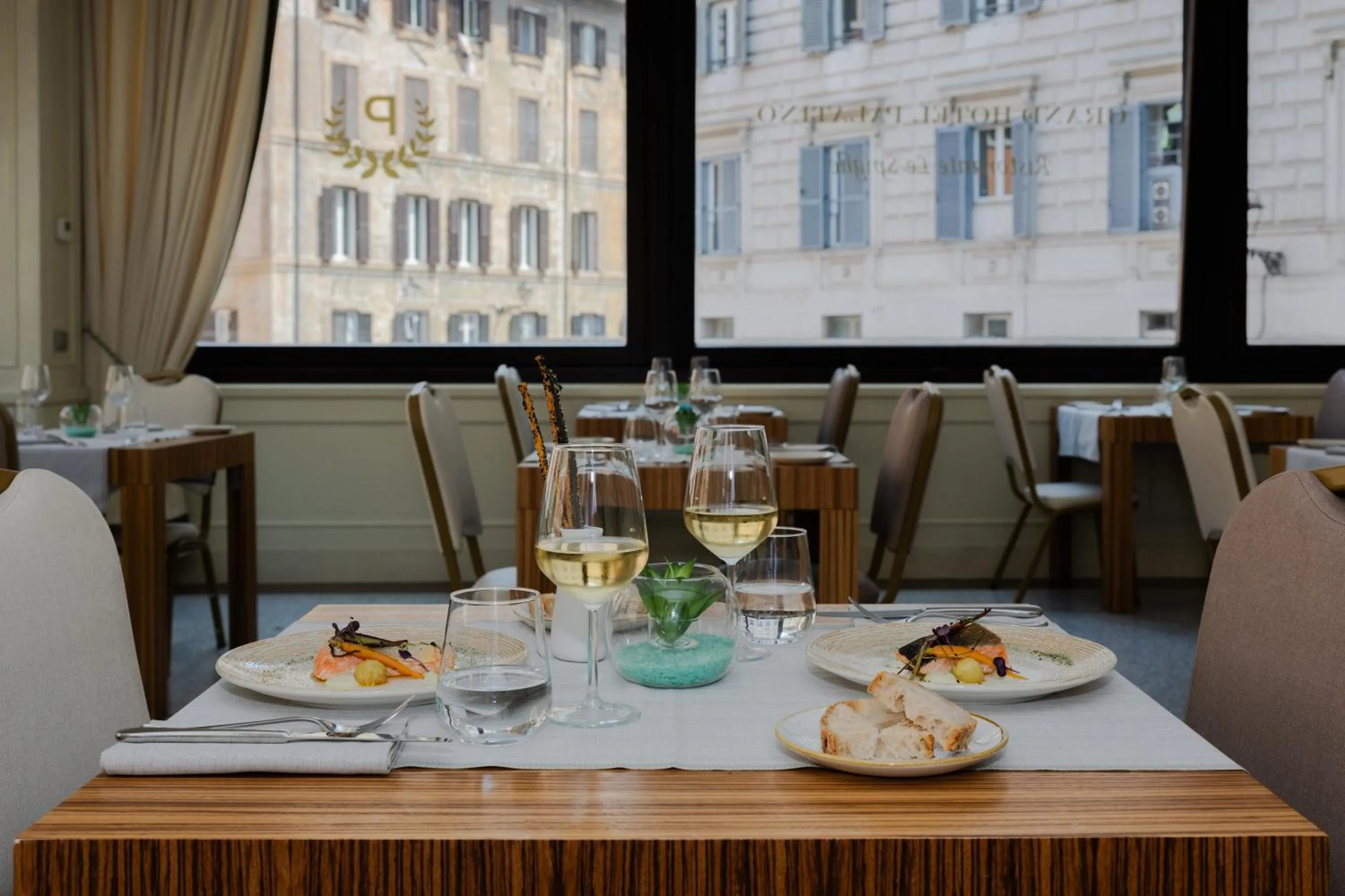 Restaurant/places to eat in FH55 Grand Hotel Palatino