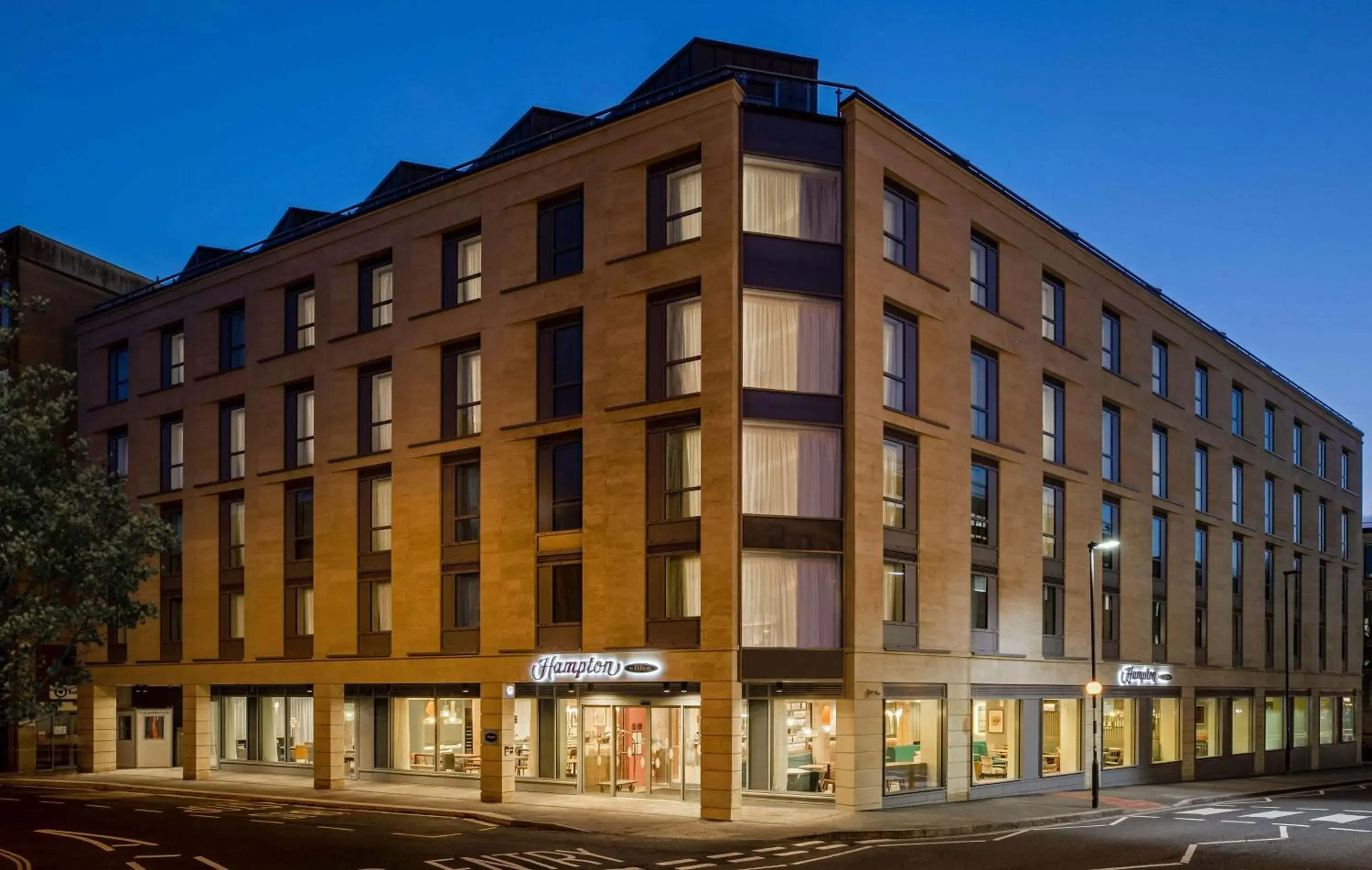 Property building in Hampton By Hilton Bath City Property building in Hampton By Hilton Bath City