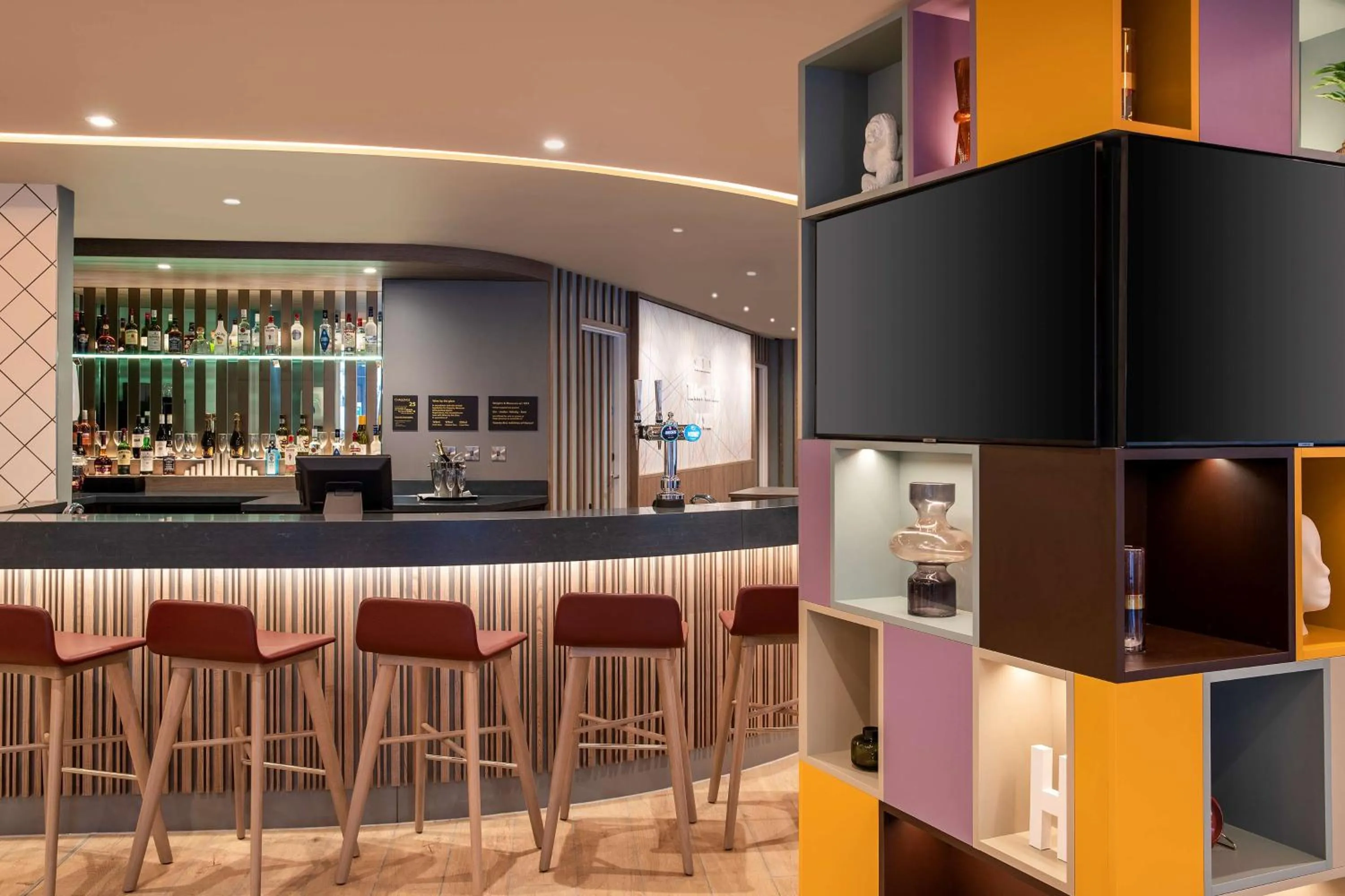 Lounge or bar in Hampton By Hilton Bath City
